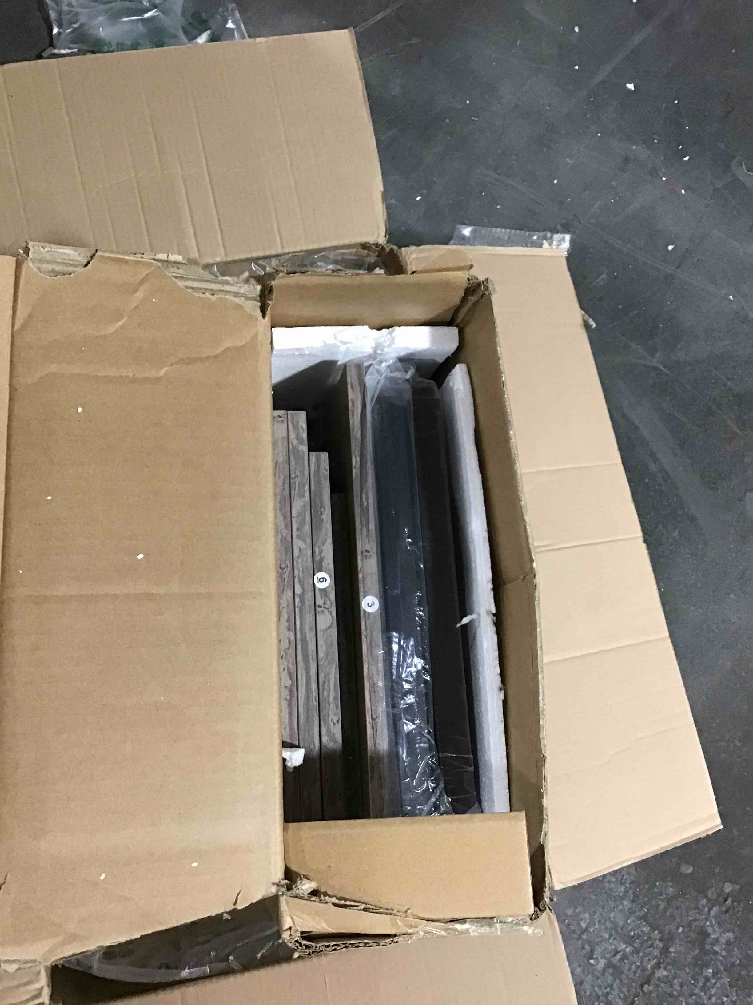 https://s3.amazonaws.com/lotting-images-prod/bidfta/BLU5290493_1696084541422.jpeg