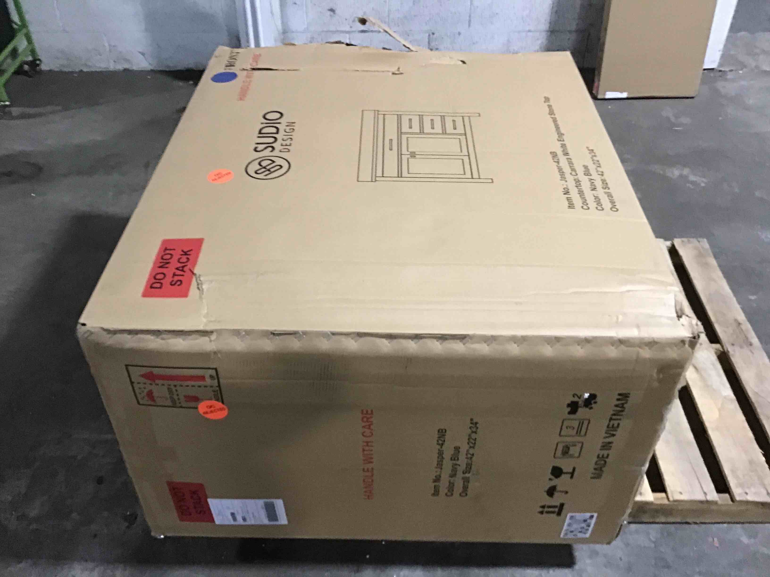 https://s3.amazonaws.com/lotting-images-prod/bidfta/BLU5290679_1696604142422.jpeg
