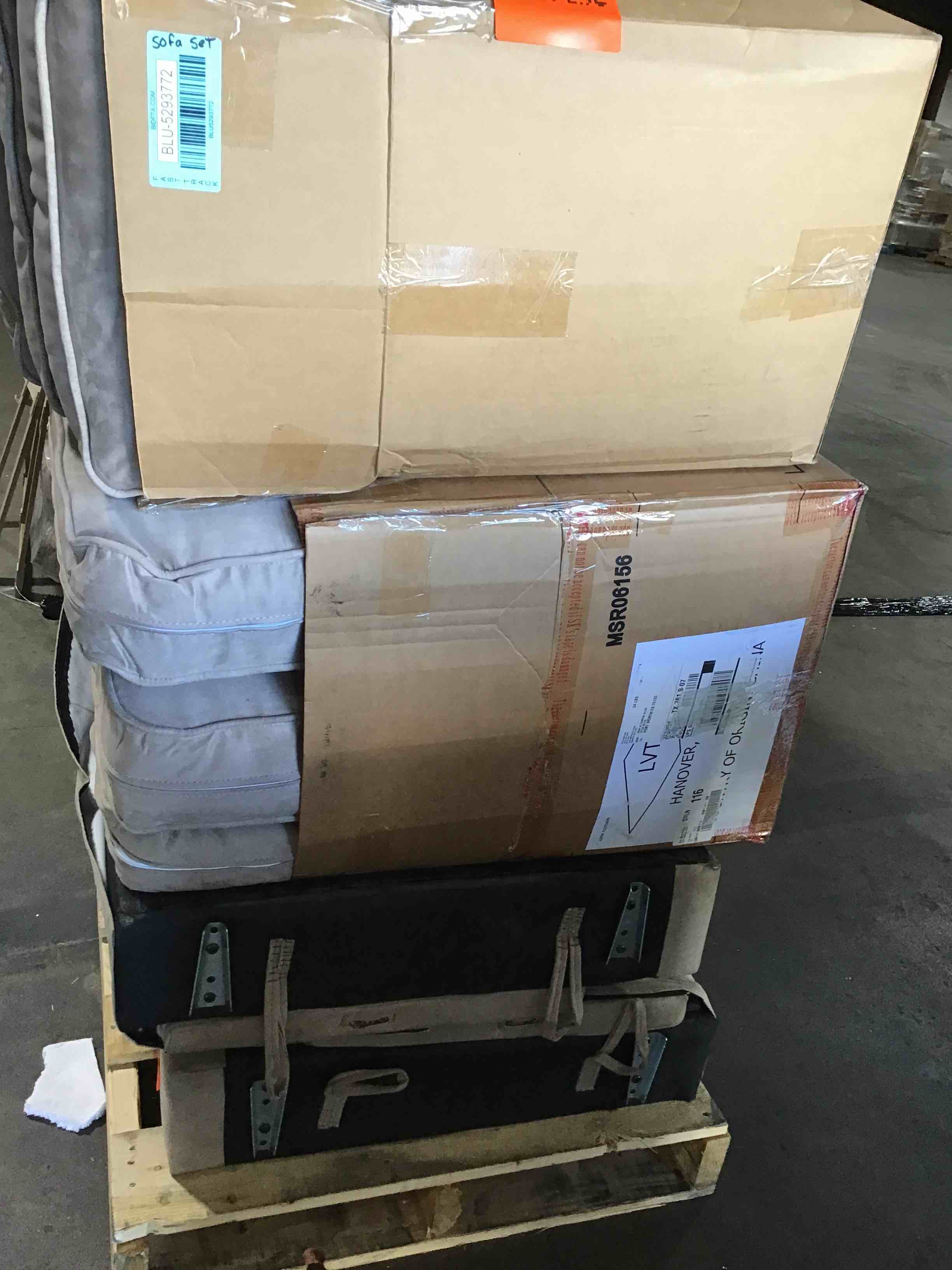 https://s3.amazonaws.com/lotting-images-prod/bidfta/BLU5293772_1695213784416.jpeg