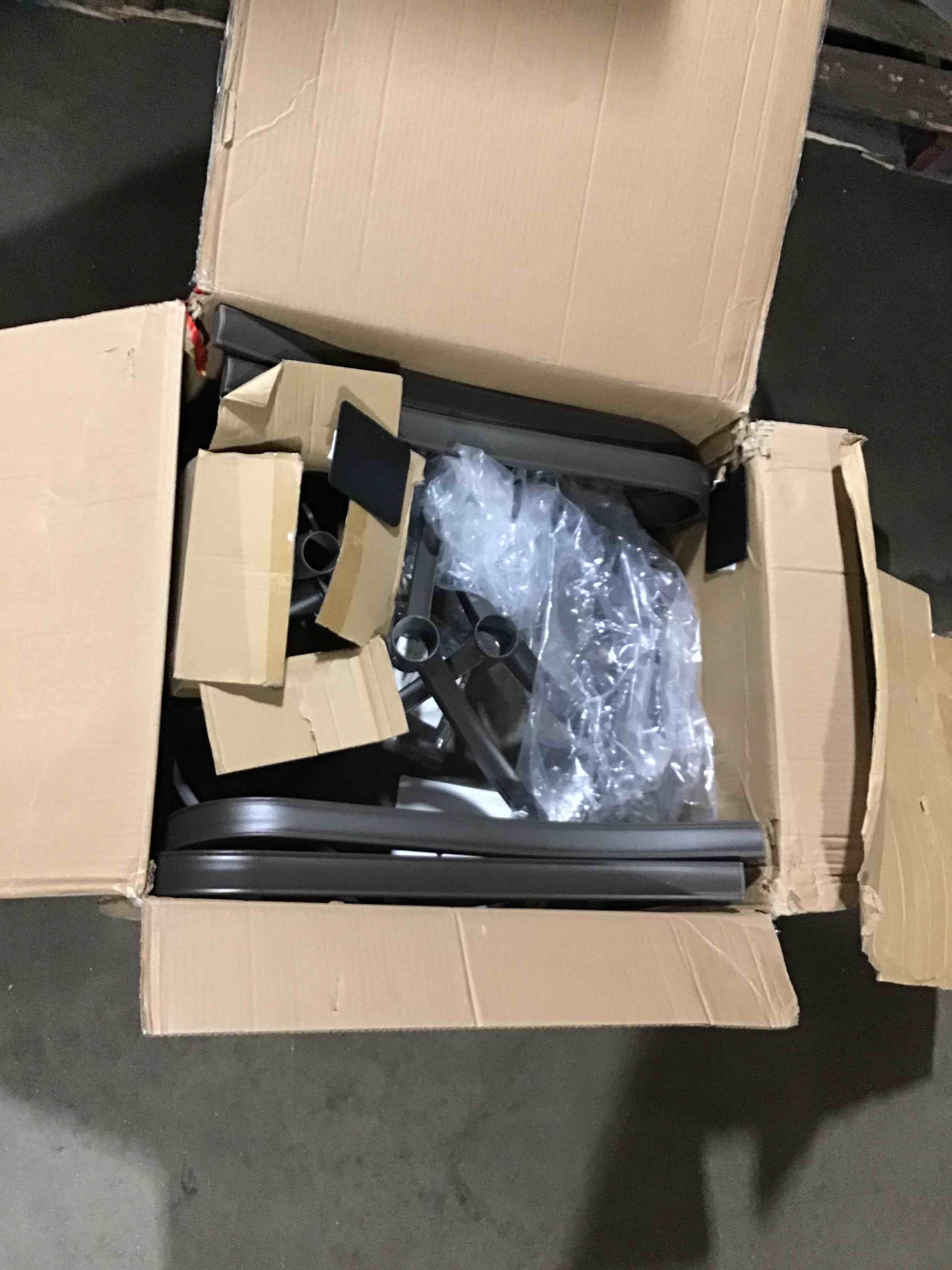 https://s3.amazonaws.com/lotting-images-prod/bidfta/BLU5294349_1689599874642.jpeg