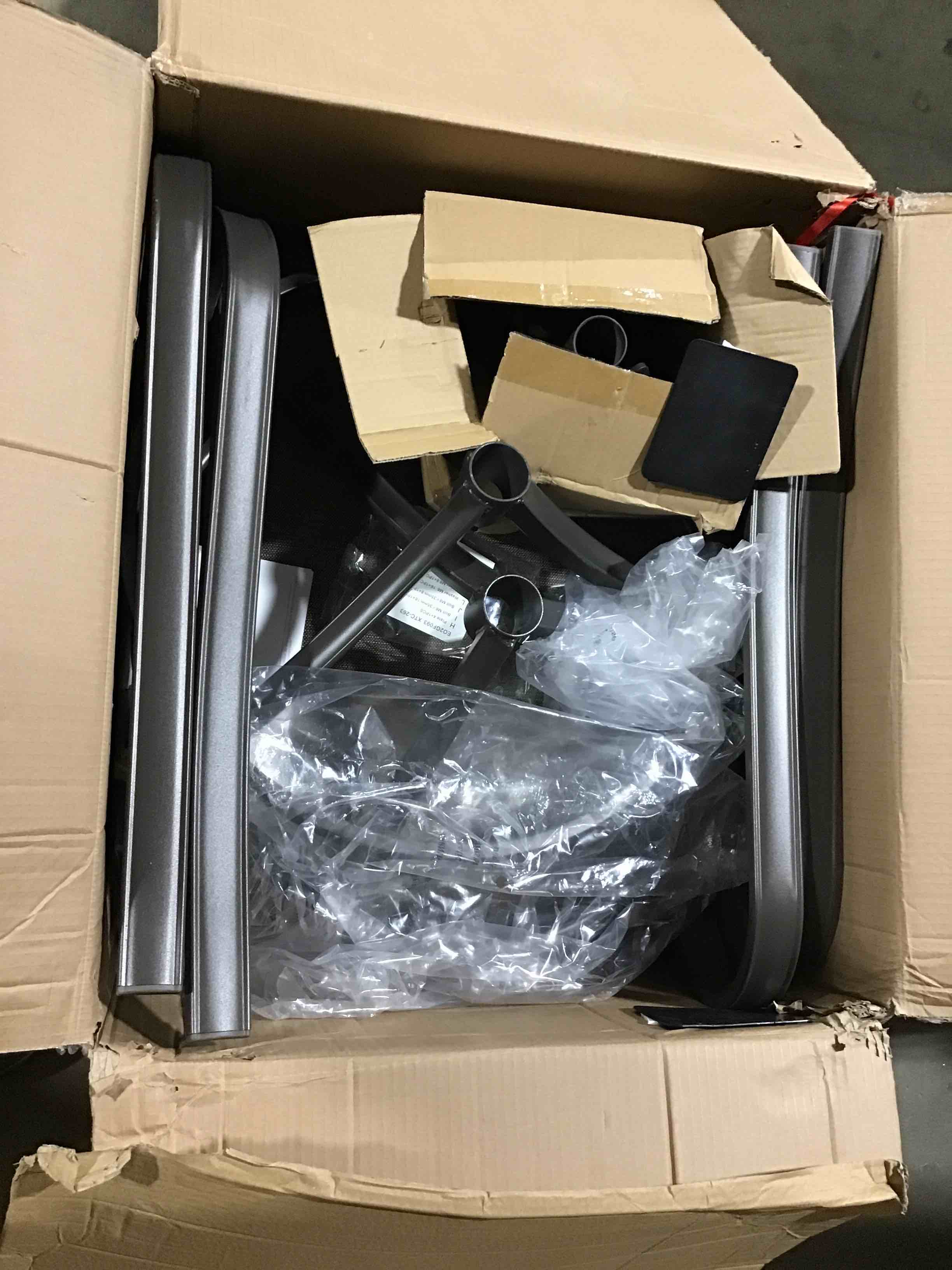 https://s3.amazonaws.com/lotting-images-prod/bidfta/BLU5294349_1689599882559.jpeg