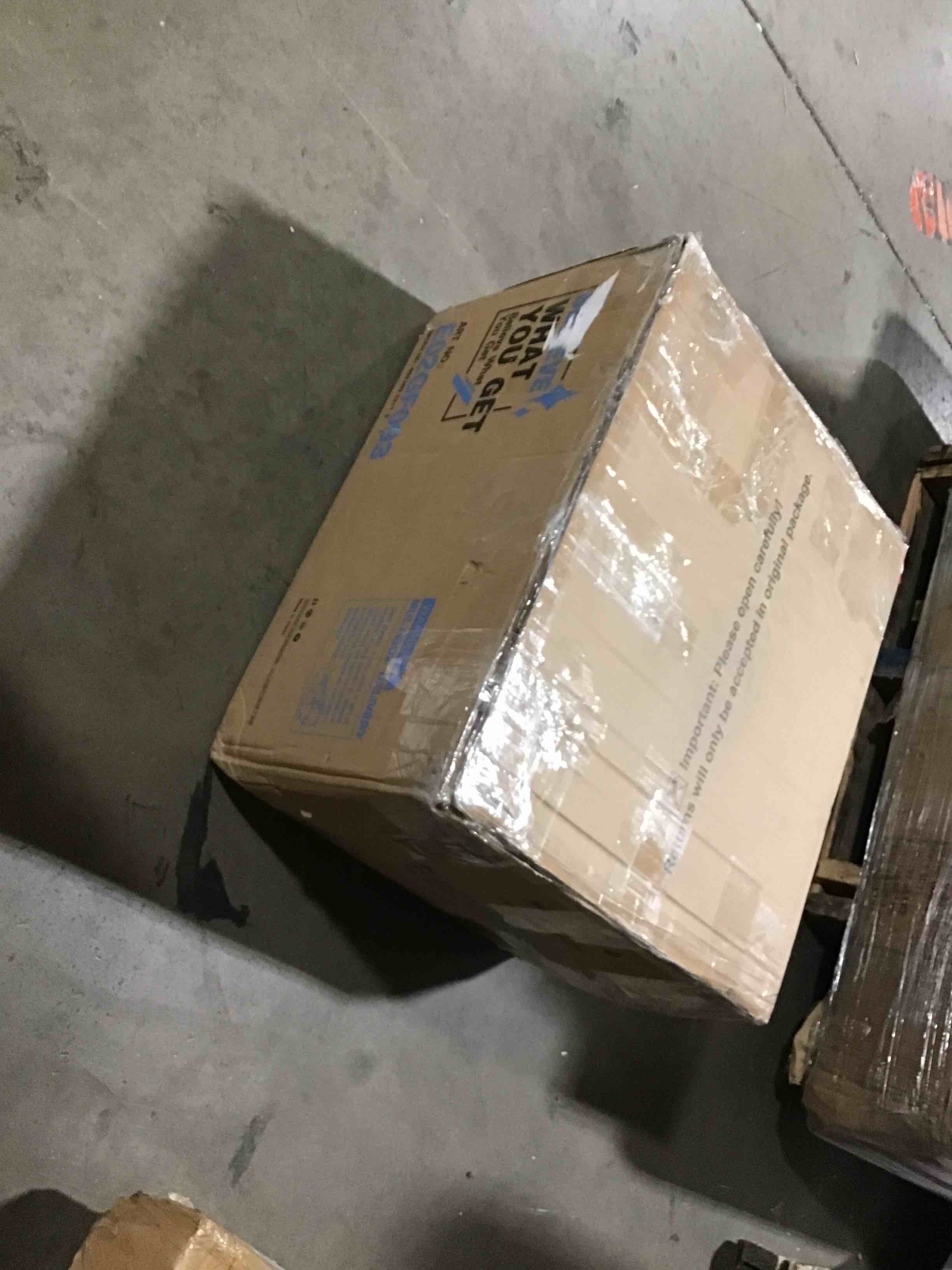 https://s3.amazonaws.com/lotting-images-prod/bidfta/BLU5294349_1689599935619.jpeg
