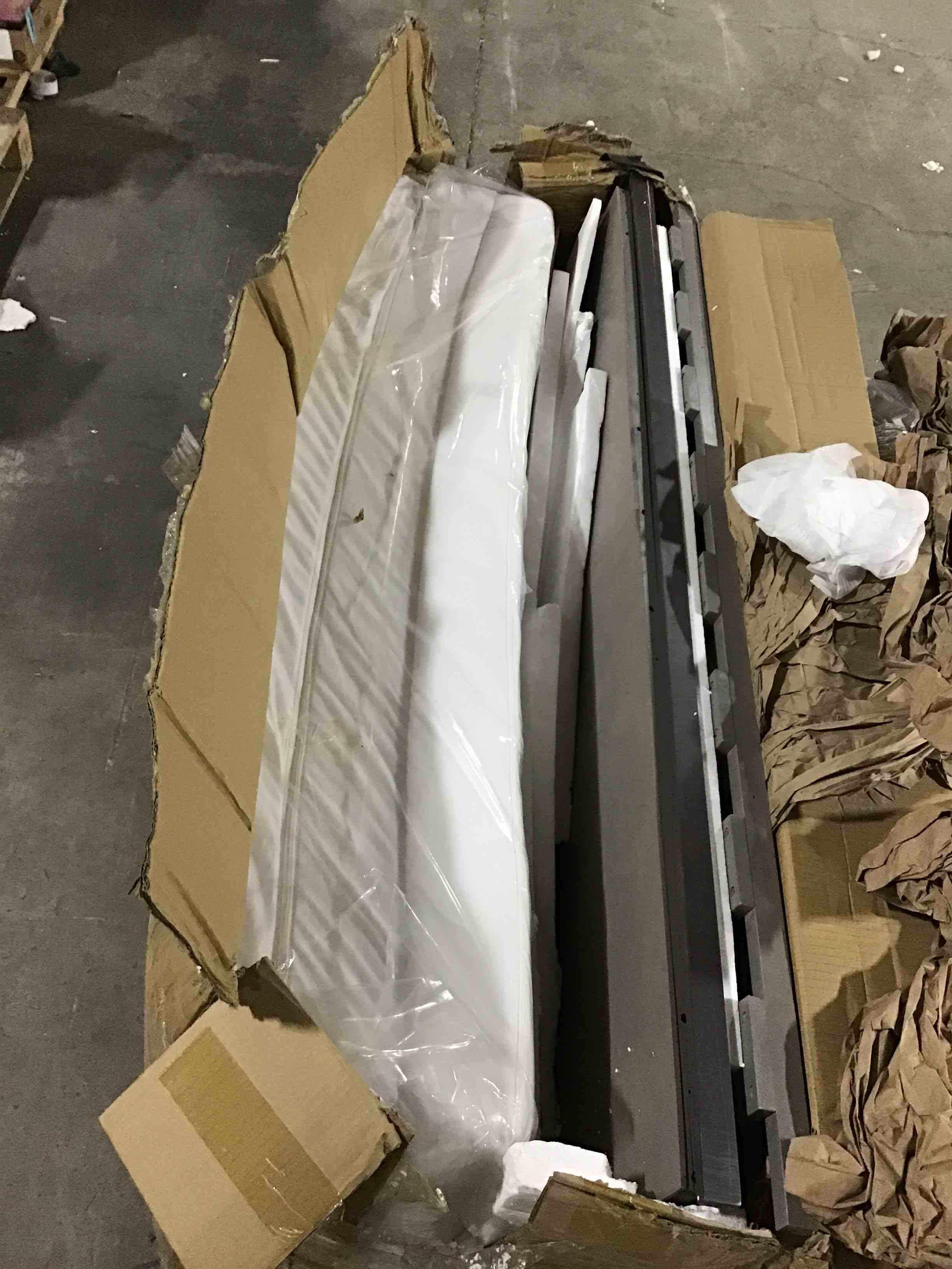 https://s3.amazonaws.com/lotting-images-prod/bidfta/BLU5294711_1690889159293.jpeg