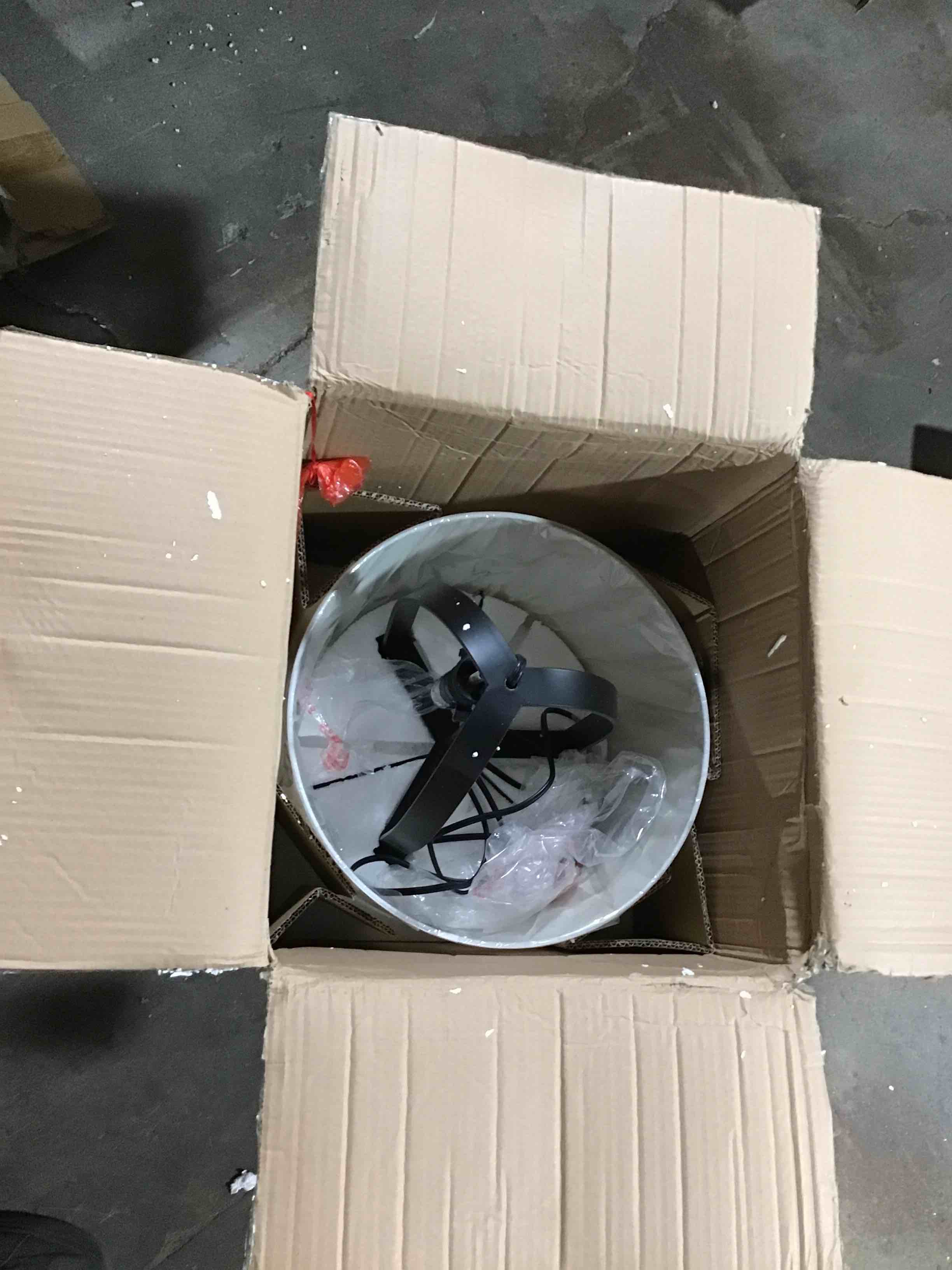 https://s3.amazonaws.com/lotting-images-prod/bidfta/BLU5294722_1690893983823.jpeg