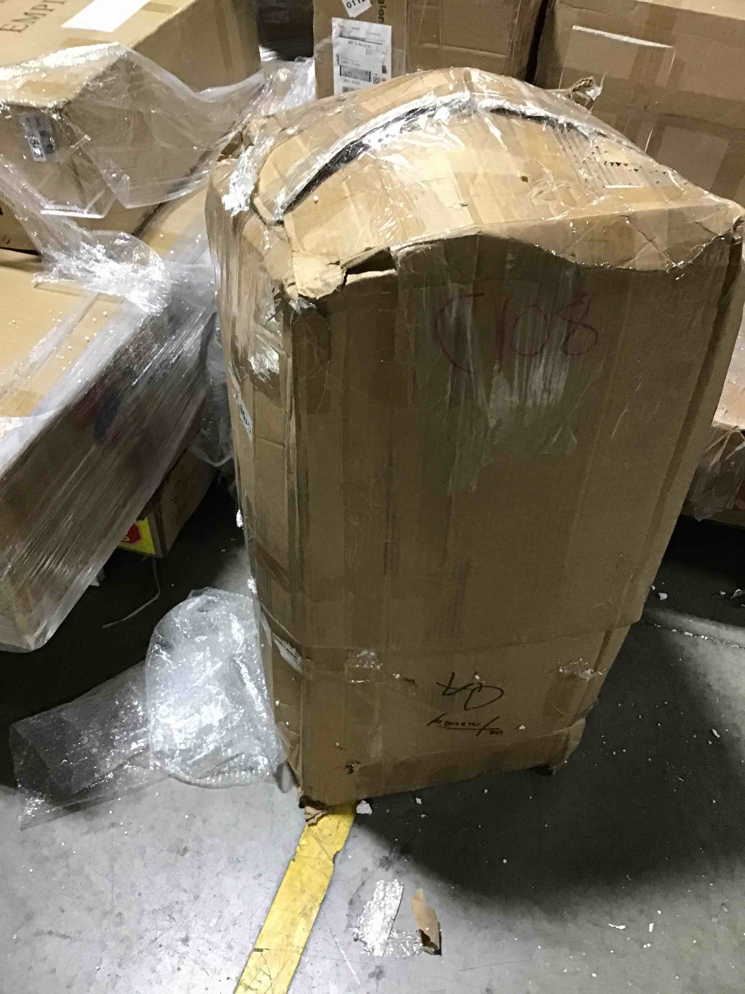 https://s3.amazonaws.com/lotting-images-prod/bidfta/BLU5295117_1692021070713.jpeg