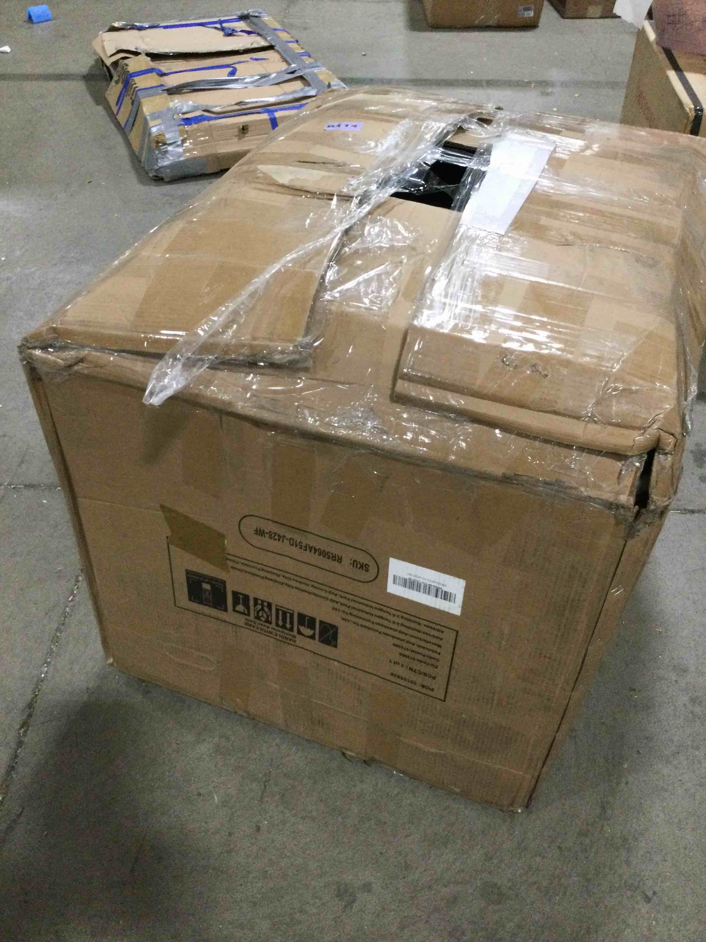 https://s3.amazonaws.com/lotting-images-prod/bidfta/BLU5295460_1689014642120.jpeg