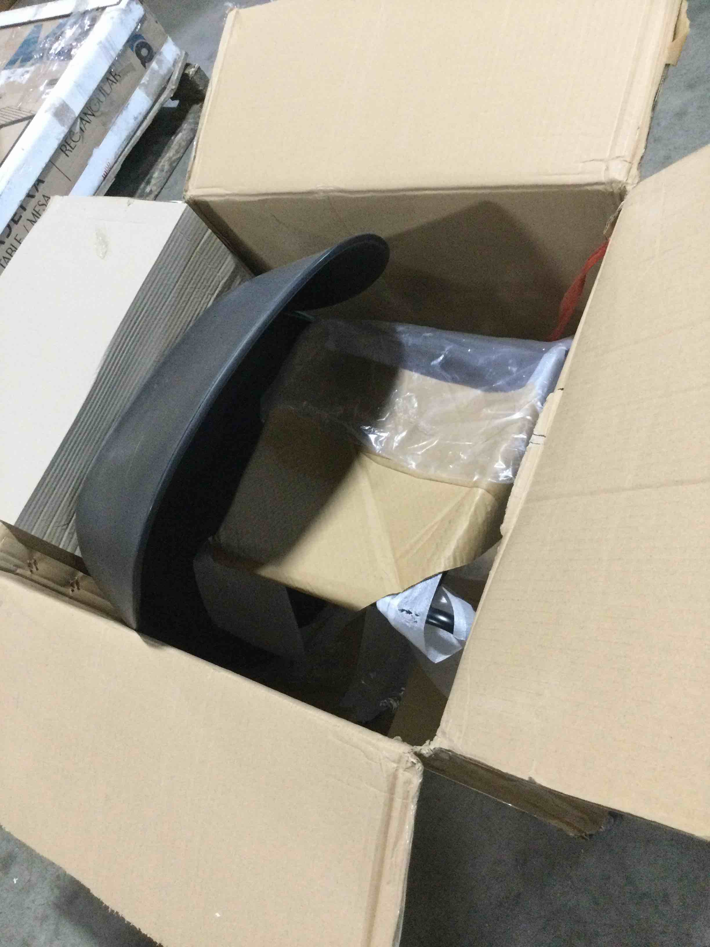 https://s3.amazonaws.com/lotting-images-prod/bidfta/BLU5295692_1689252965916.jpeg