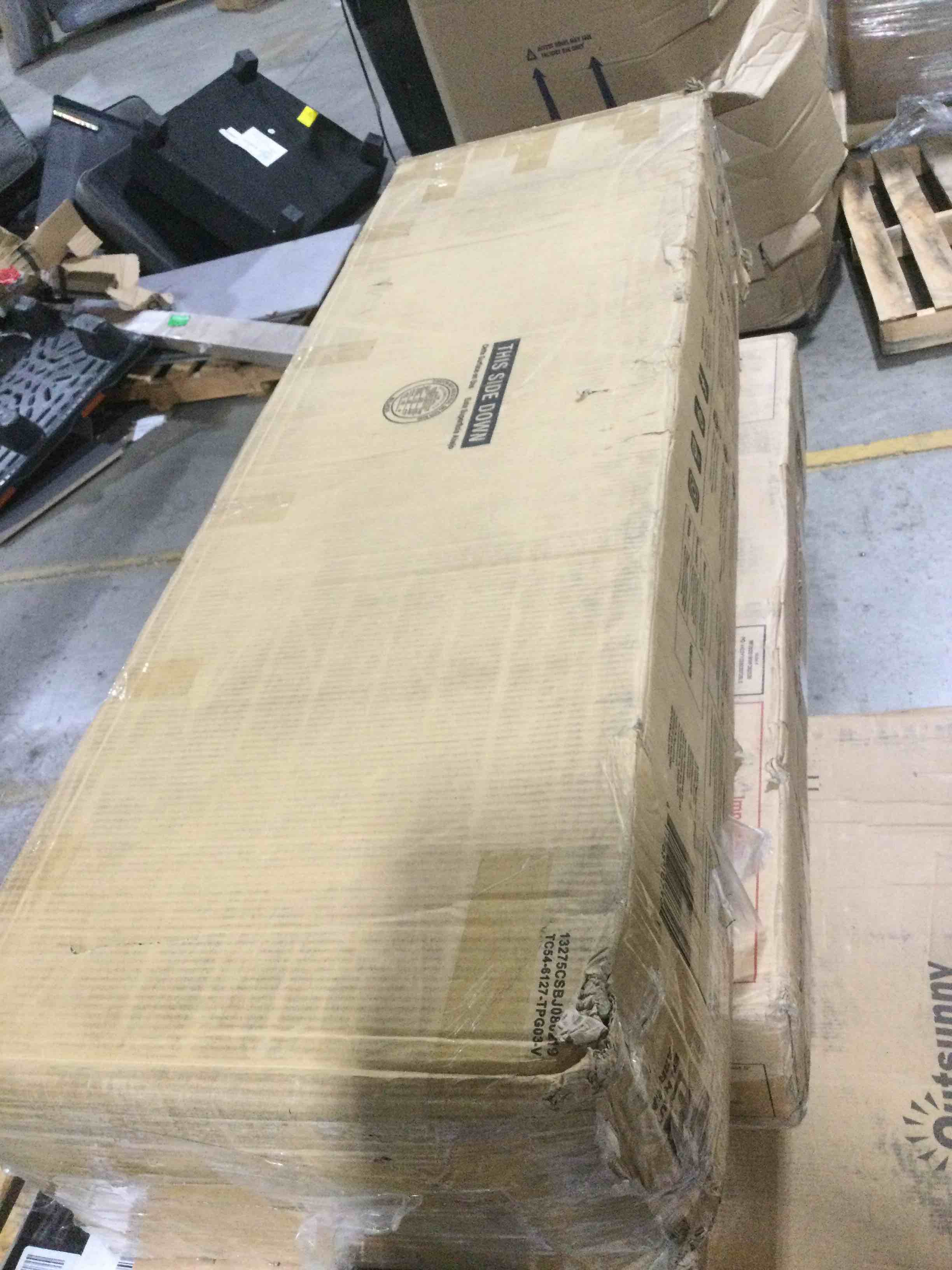 https://s3.amazonaws.com/lotting-images-prod/bidfta/BLU5296303_1690033041750.jpeg