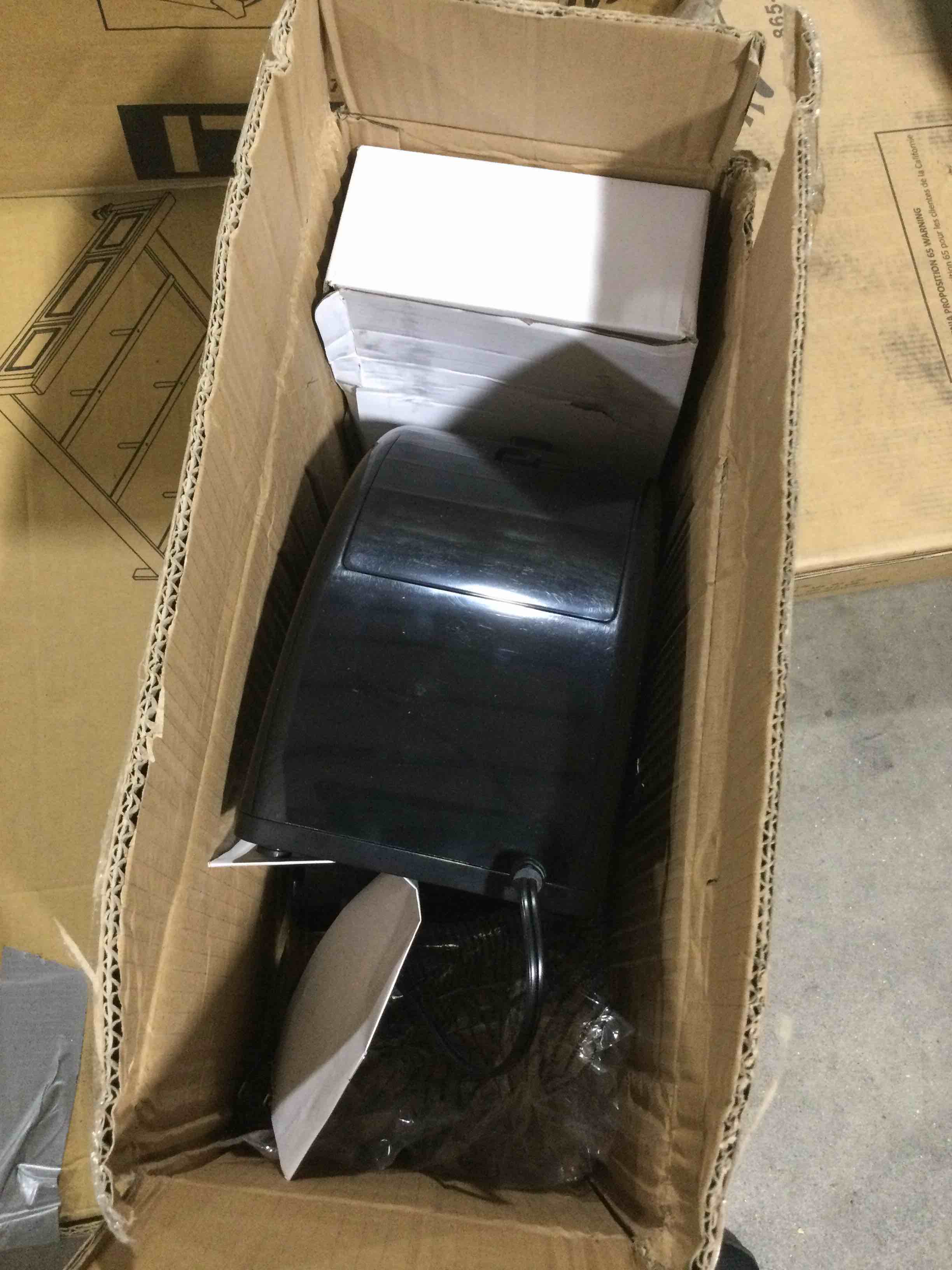 https://s3.amazonaws.com/lotting-images-prod/bidfta/BLU5296306_1690033826253.jpeg