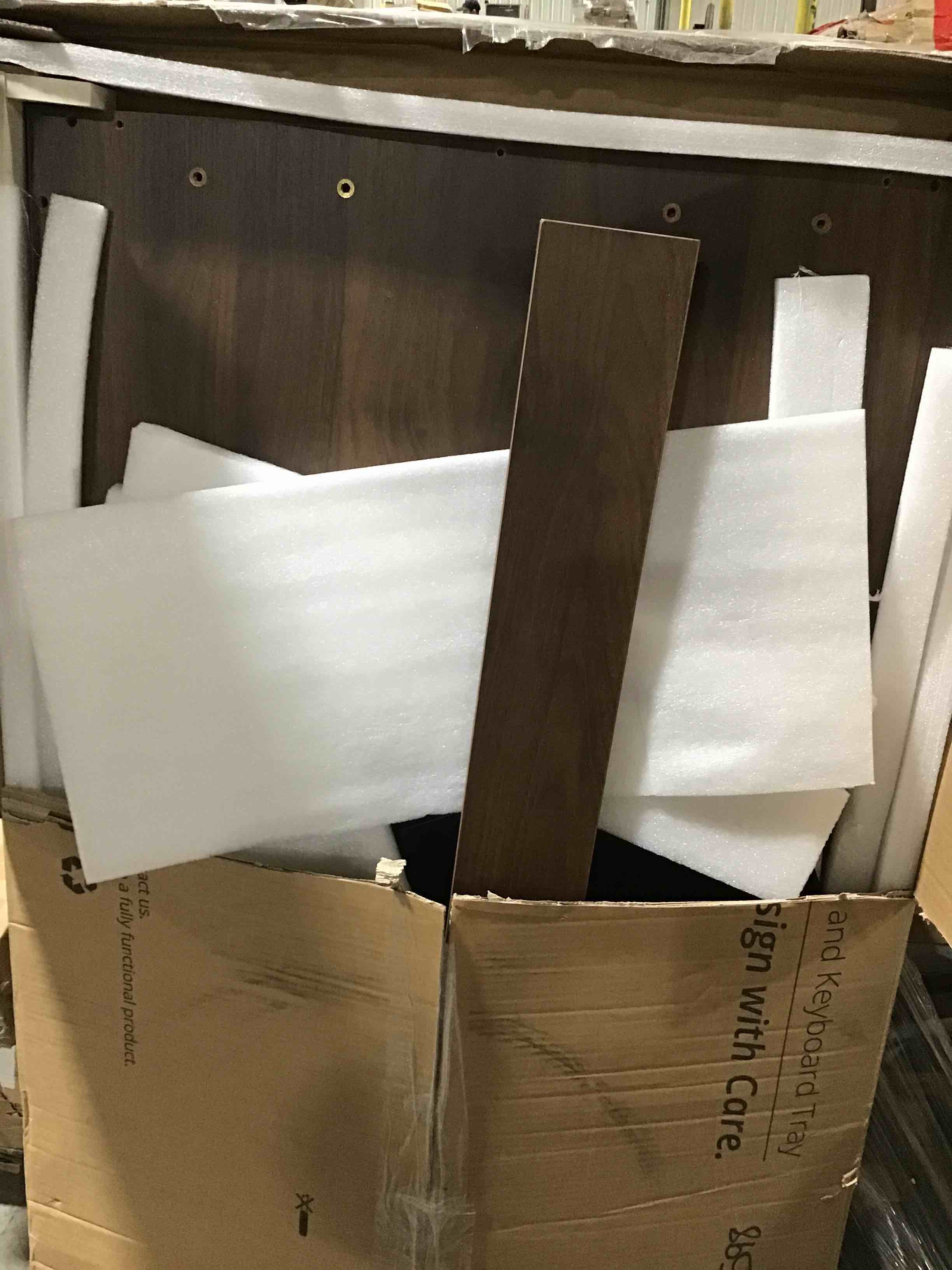 https://s3.amazonaws.com/lotting-images-prod/bidfta/BLU5297554_1689786036955.jpeg