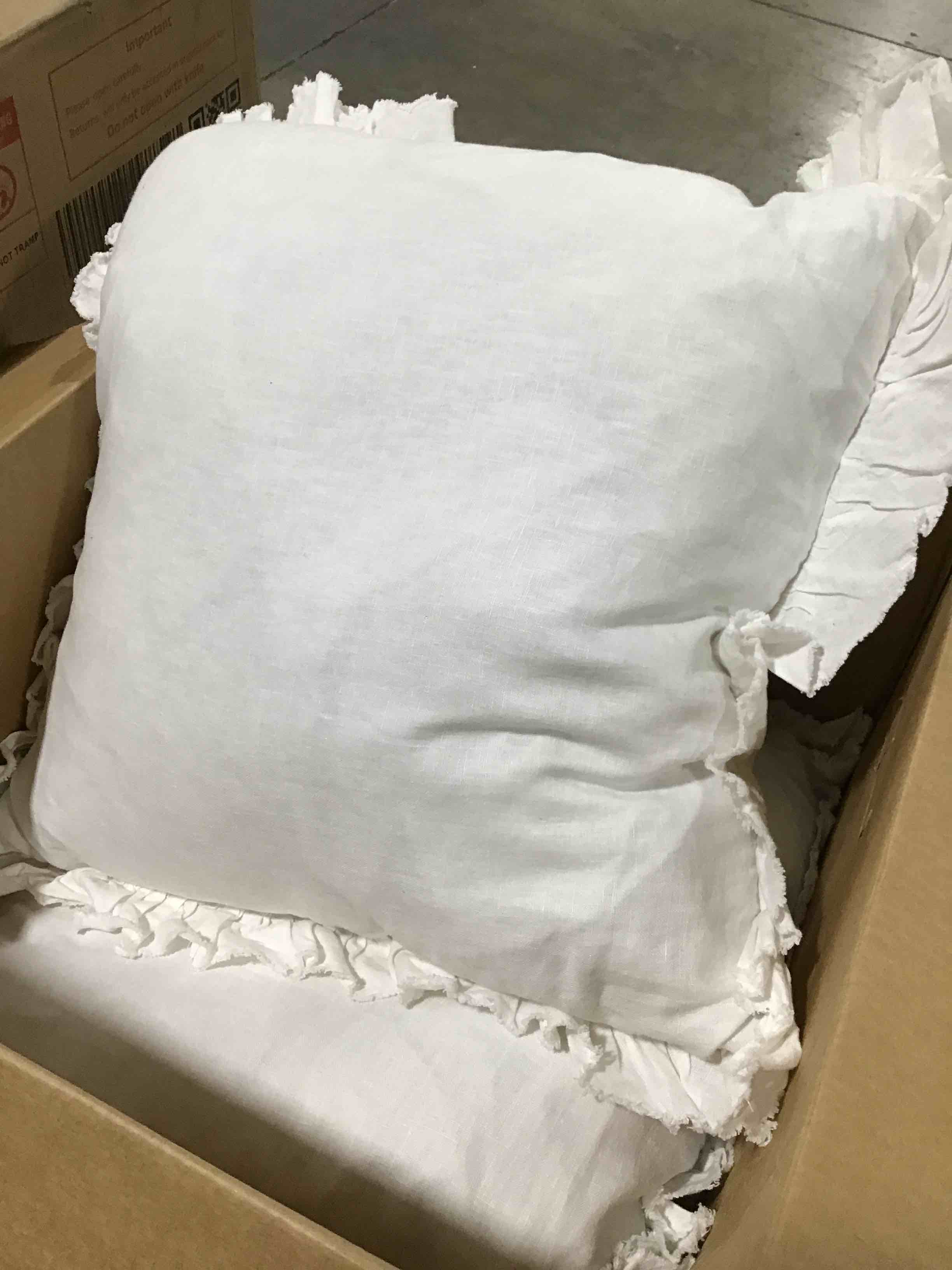 https://s3.amazonaws.com/lotting-images-prod/bidfta/BLU5297676_1689953185765.jpeg