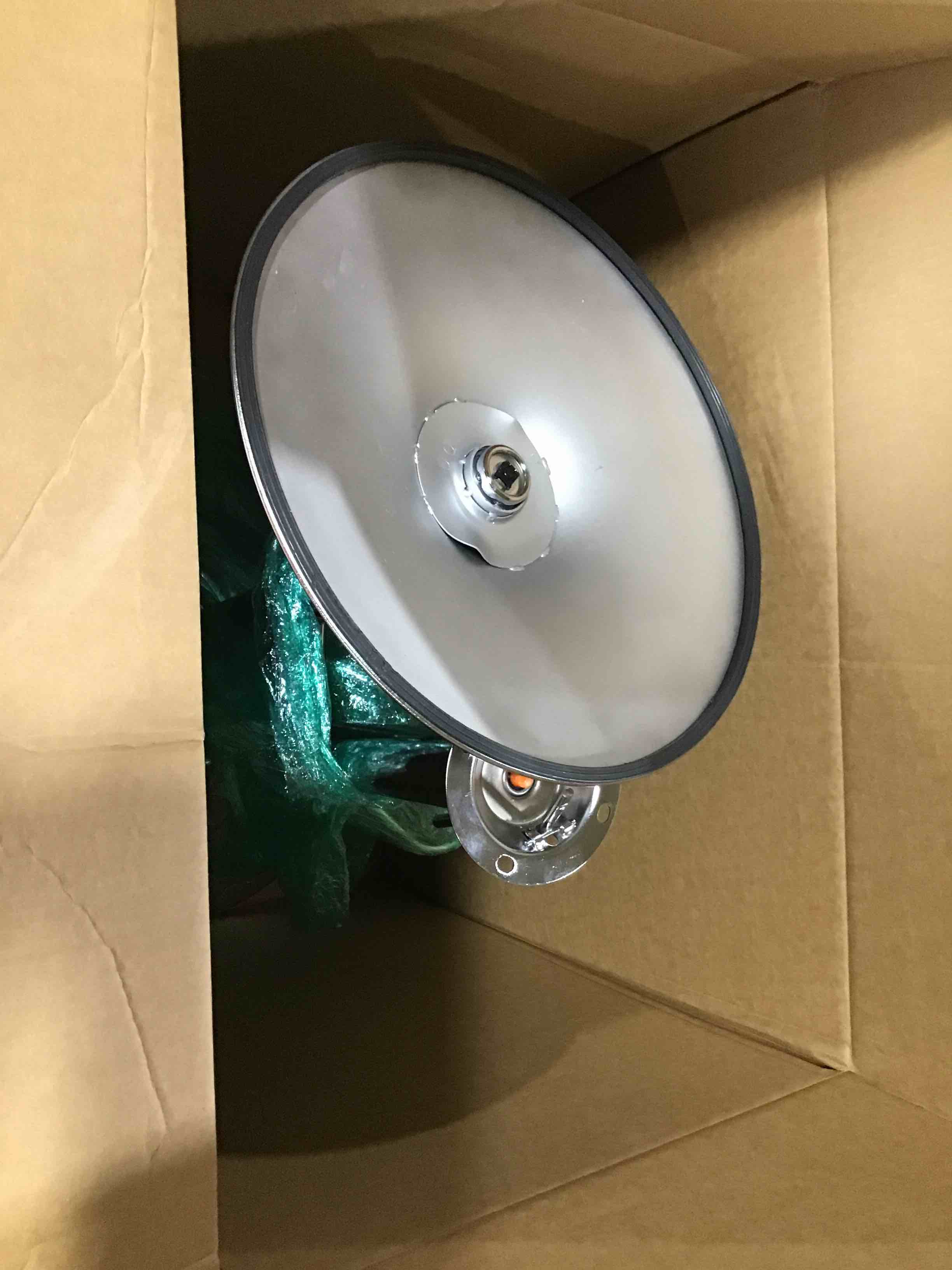 https://s3.amazonaws.com/lotting-images-prod/bidfta/BLU5298775_1689247844761.jpeg