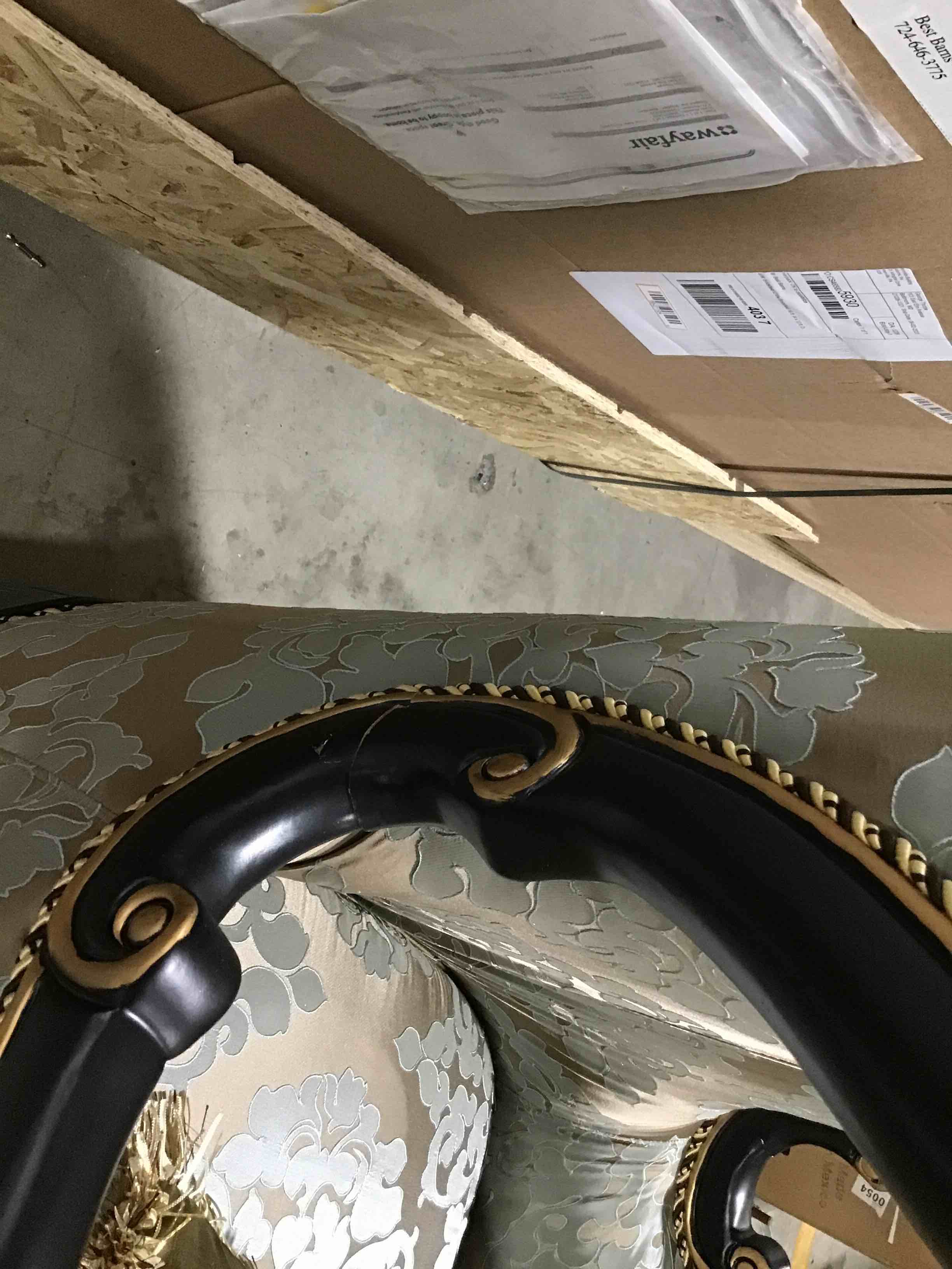 https://s3.amazonaws.com/lotting-images-prod/bidfta/BLU5298913_1689364037087.jpeg