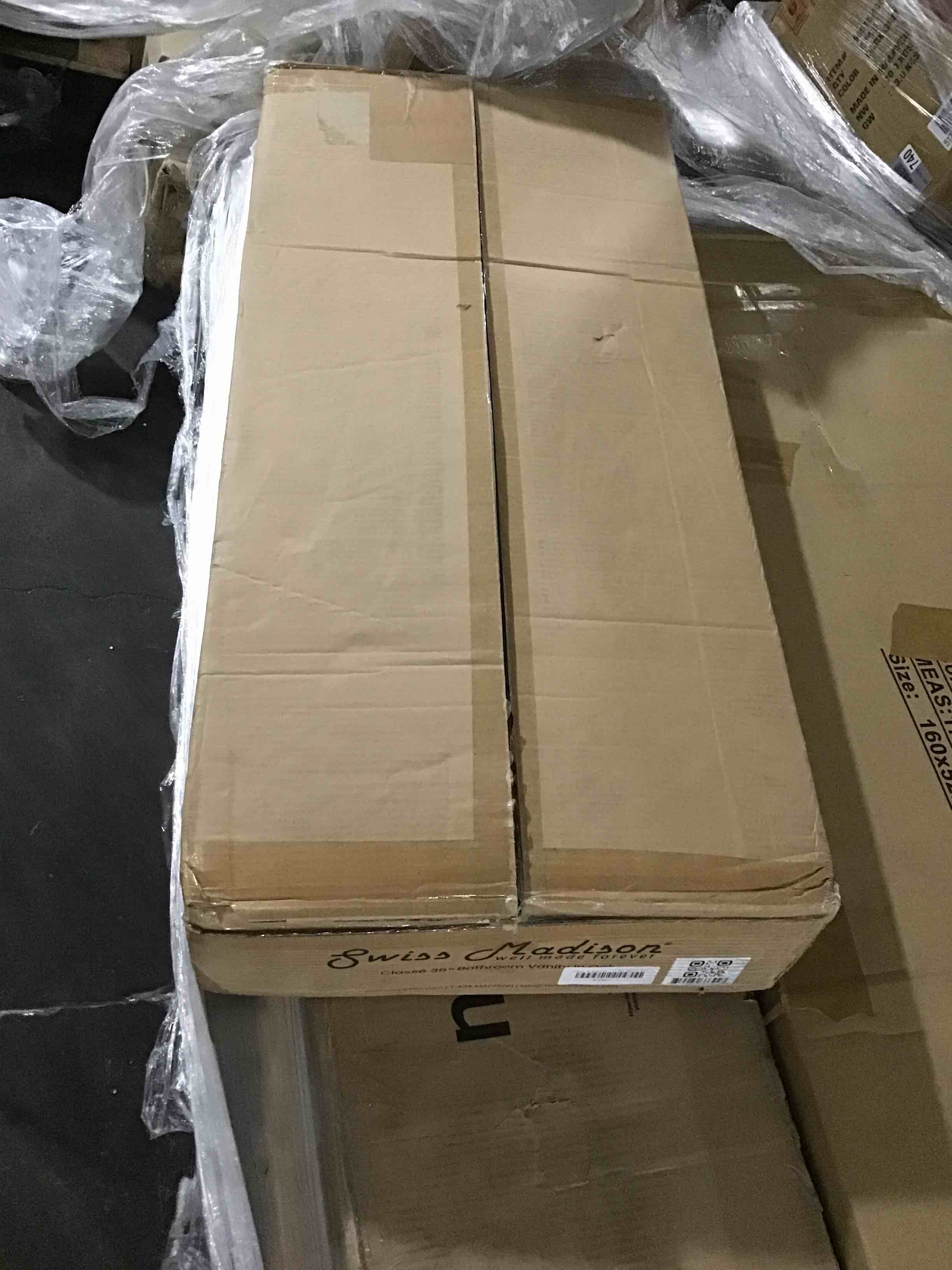 https://s3.amazonaws.com/lotting-images-prod/bidfta/BLU5299450_1690485833151.jpeg