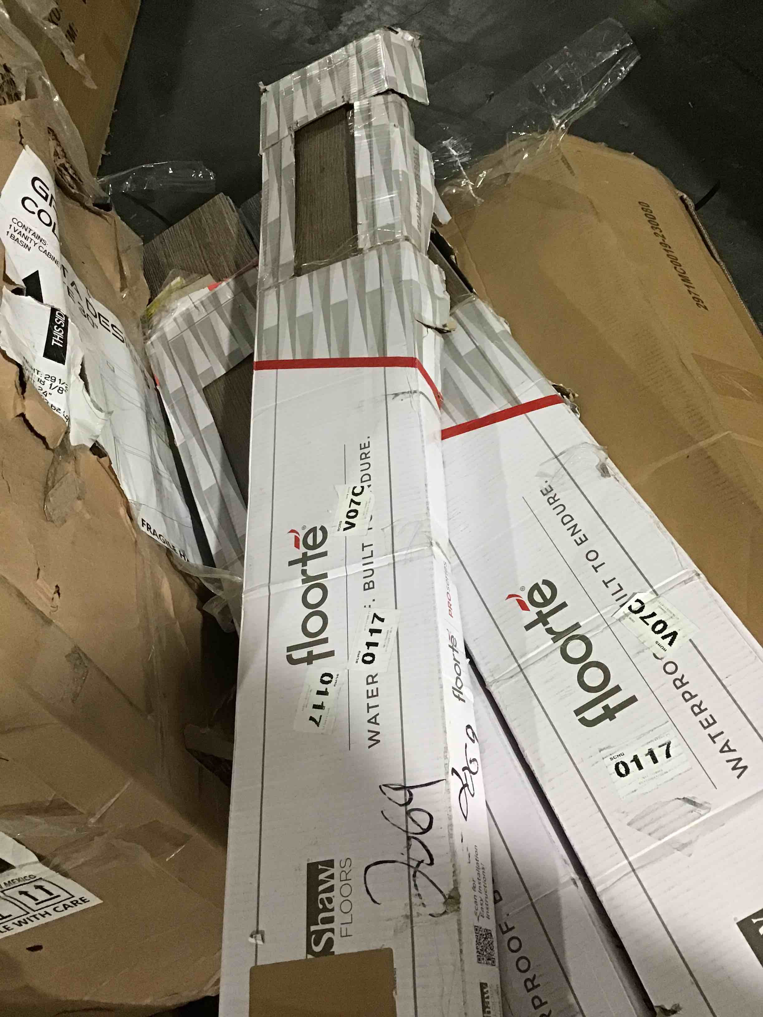 https://s3.amazonaws.com/lotting-images-prod/bidfta/BLU5299537_1690566580768.jpeg