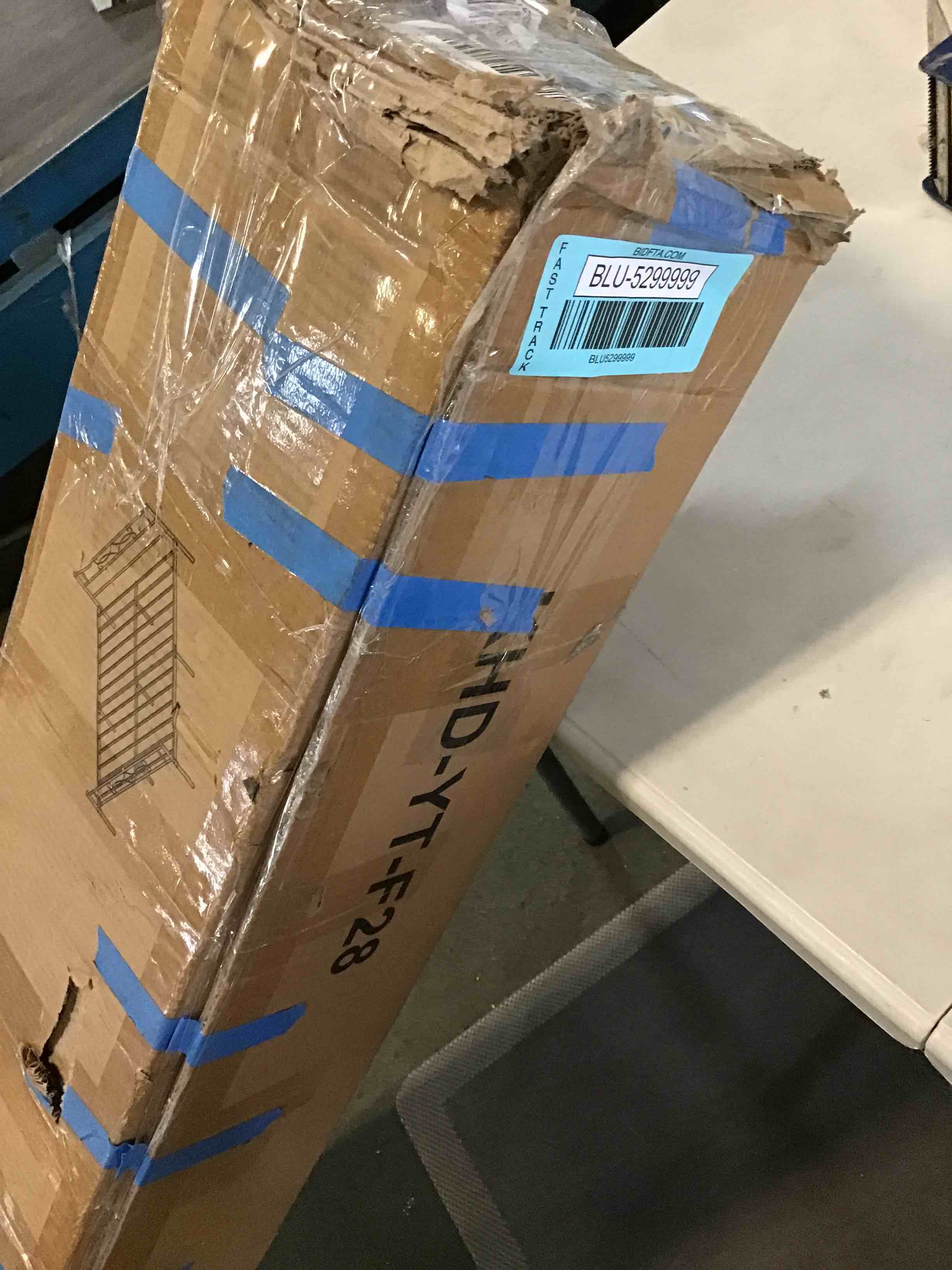 https://s3.amazonaws.com/lotting-images-prod/bidfta/BLU5299999_1689001091099.jpeg