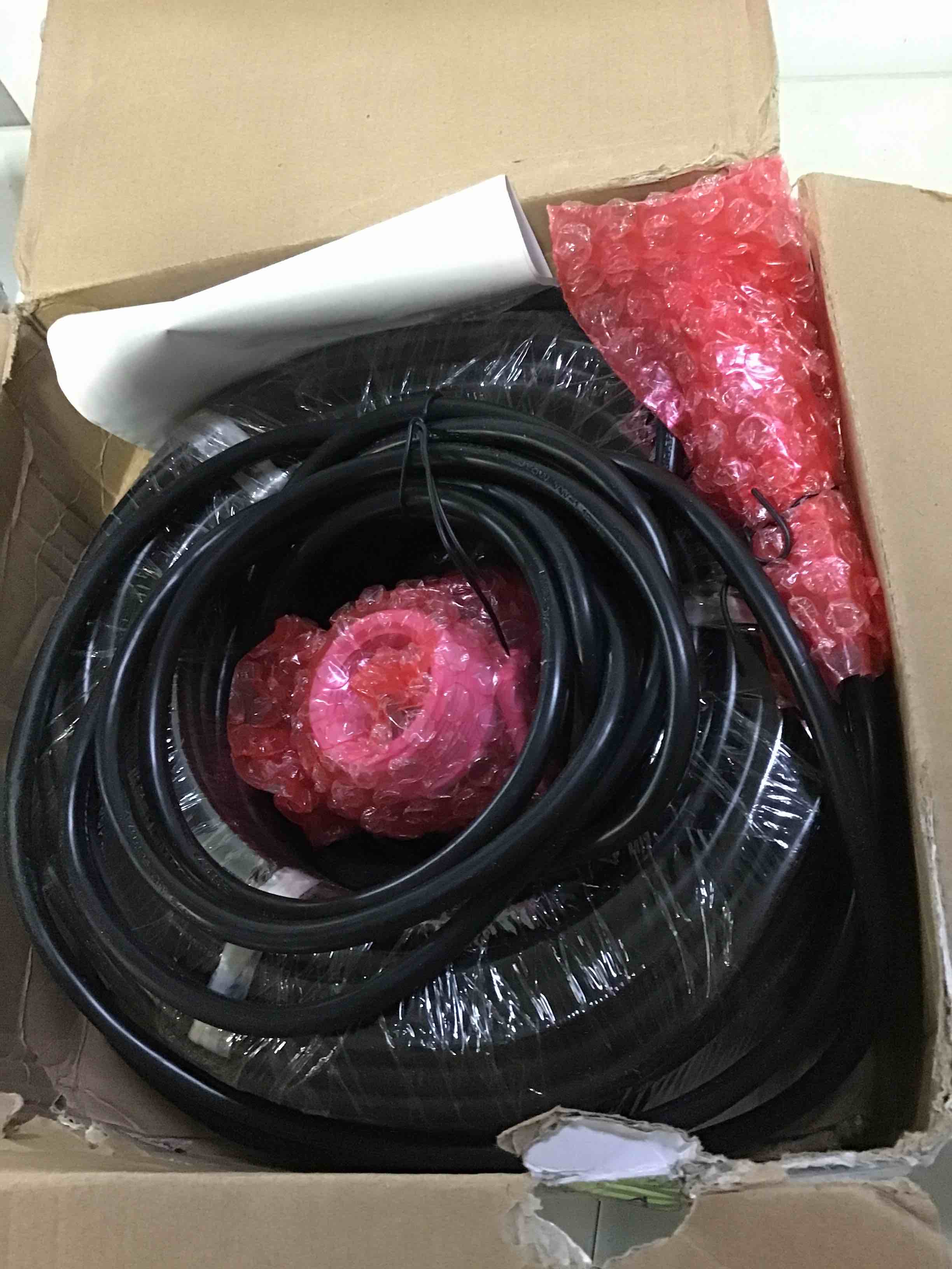https://s3.amazonaws.com/lotting-images-prod/bidfta/BLU5300503_1689250964353.jpeg