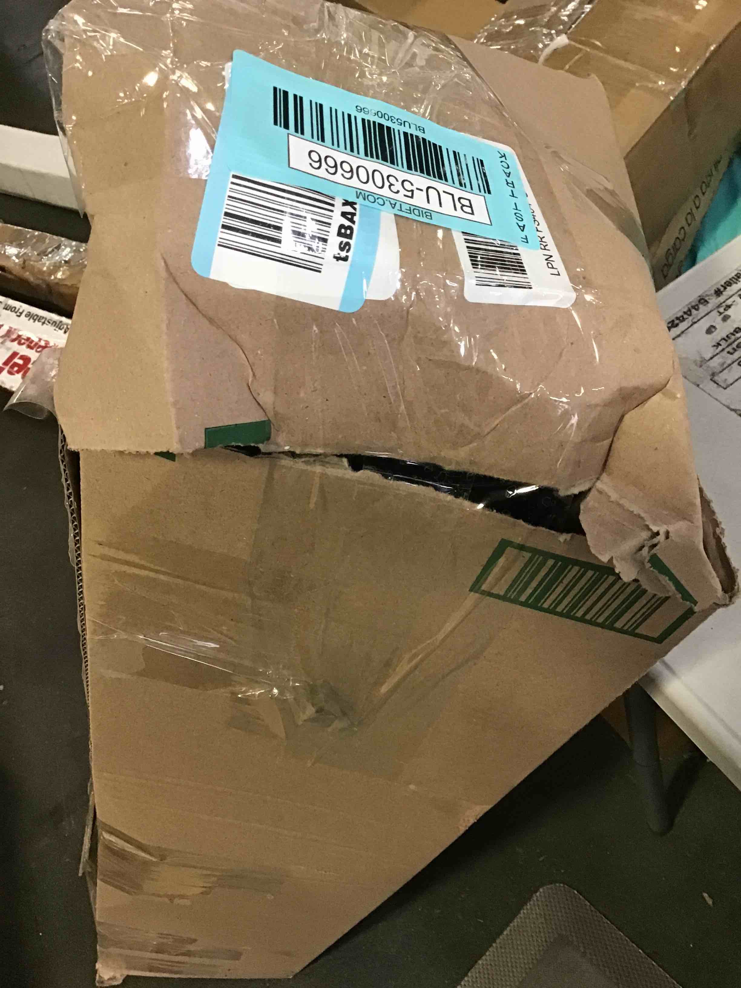 https://s3.amazonaws.com/lotting-images-prod/bidfta/BLU5300666_1689274401351.jpeg