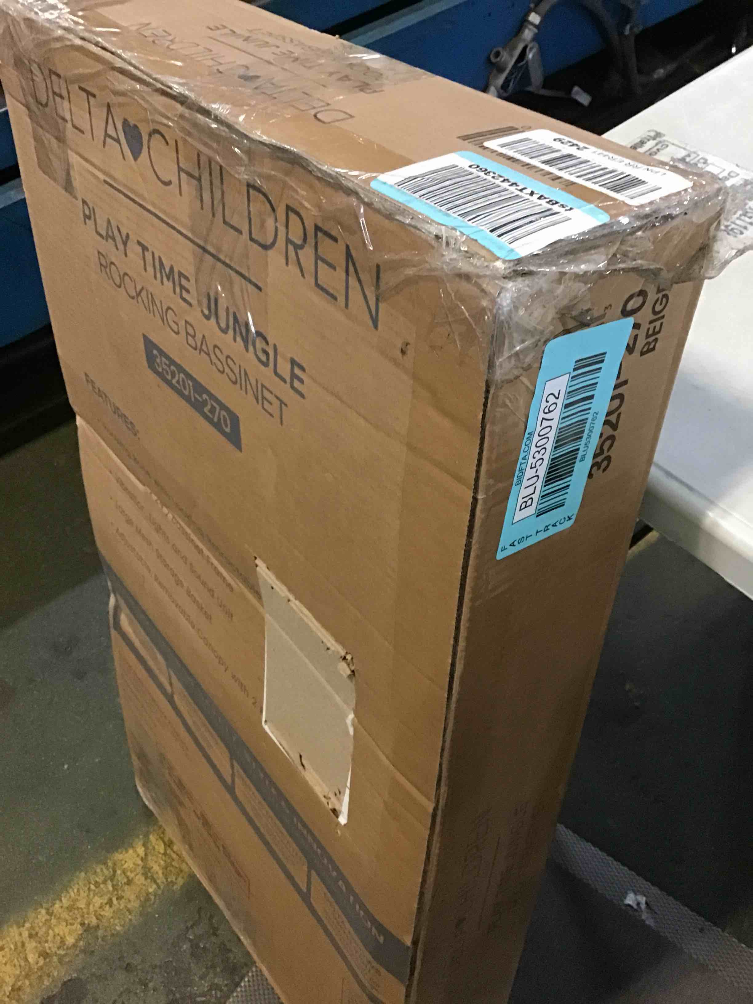 https://s3.amazonaws.com/lotting-images-prod/bidfta/BLU5300762_1689346839976.jpeg