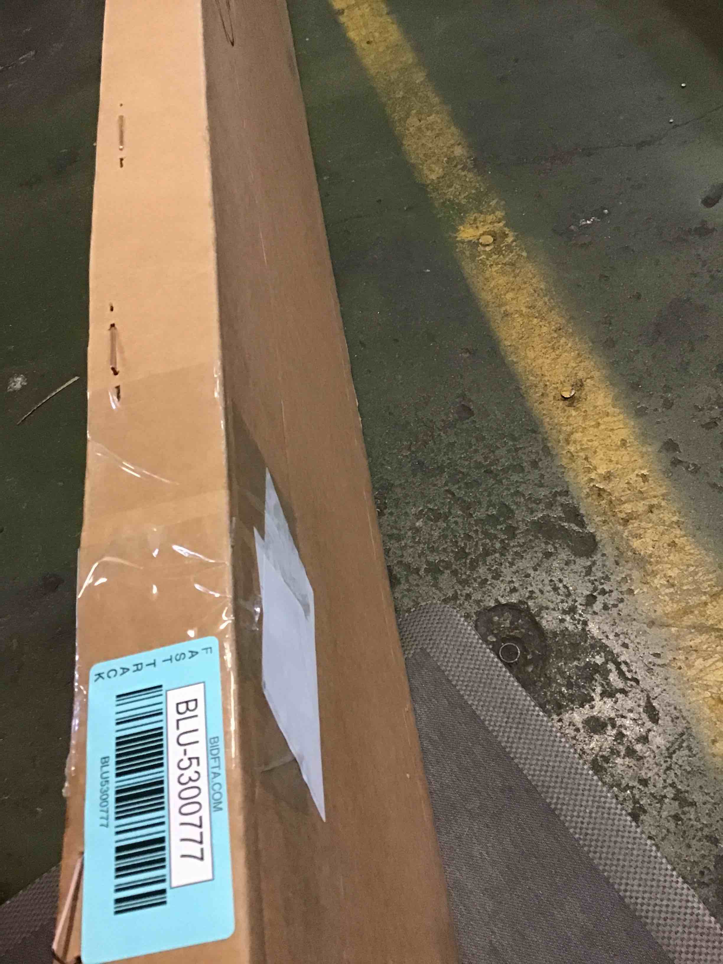 https://s3.amazonaws.com/lotting-images-prod/bidfta/BLU5300777_1689349098989.jpeg