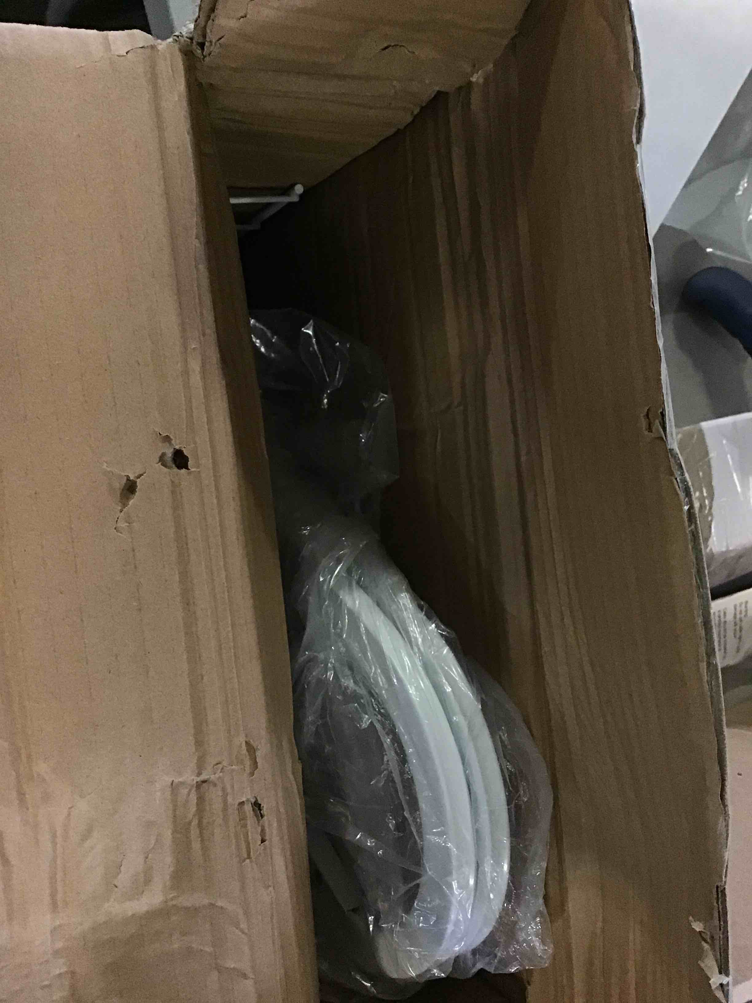 https://s3.amazonaws.com/lotting-images-prod/bidfta/BLU5301375_1690300692375.jpeg