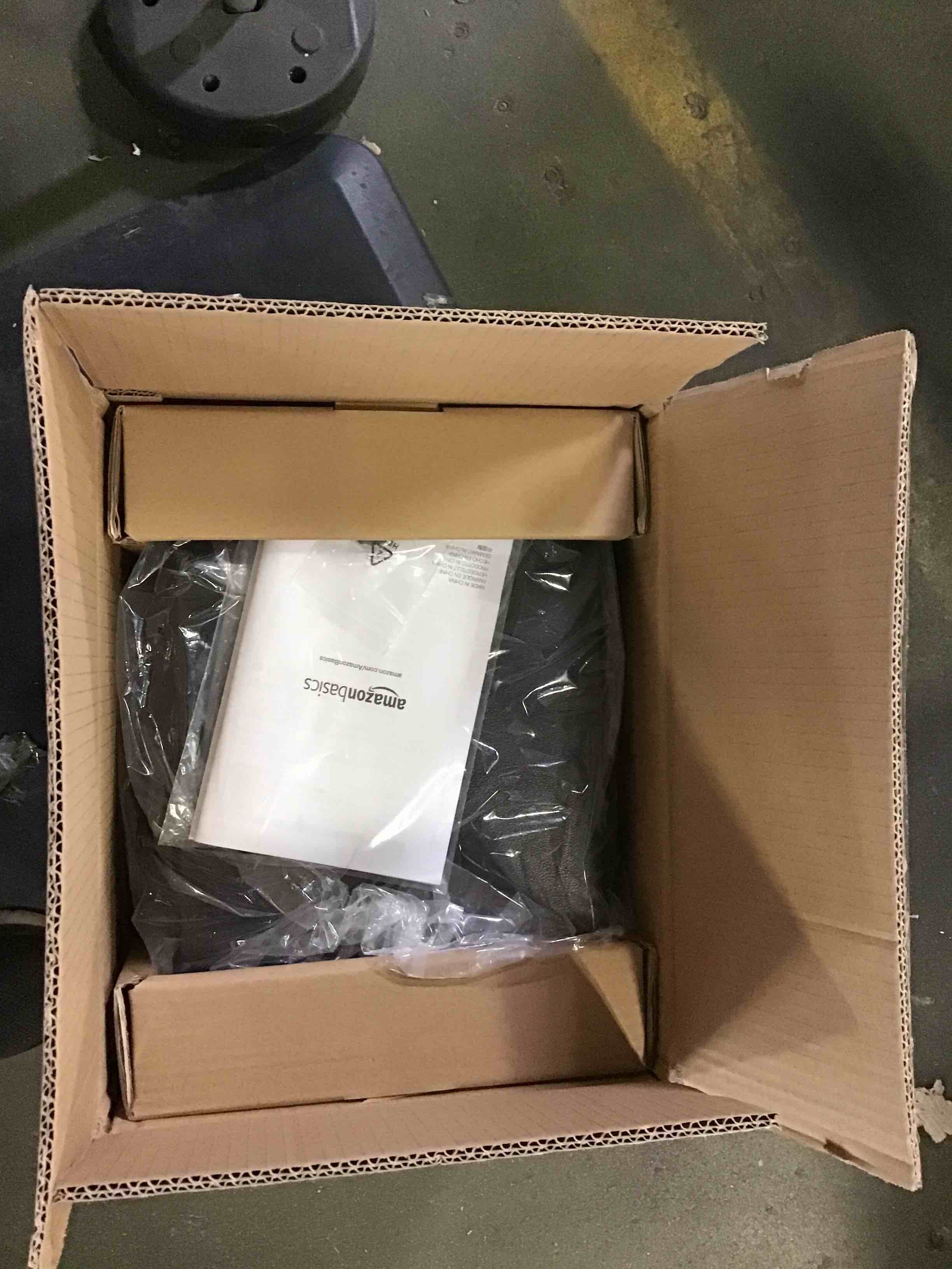 https://s3.amazonaws.com/lotting-images-prod/bidfta/BLU5301377_1690300940155.jpeg