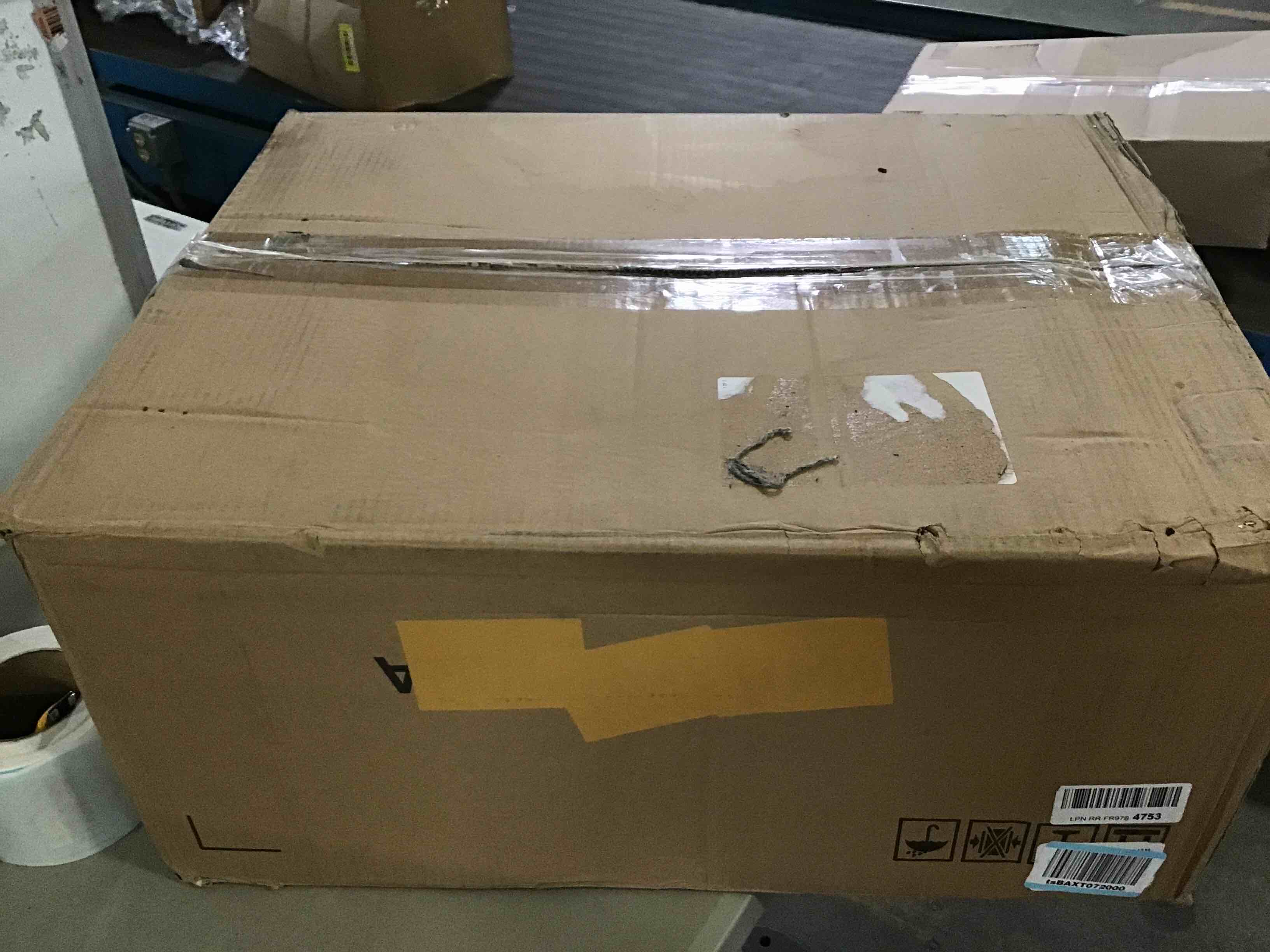 https://s3.amazonaws.com/lotting-images-prod/bidfta/BLU5304979_1690216605462.jpeg