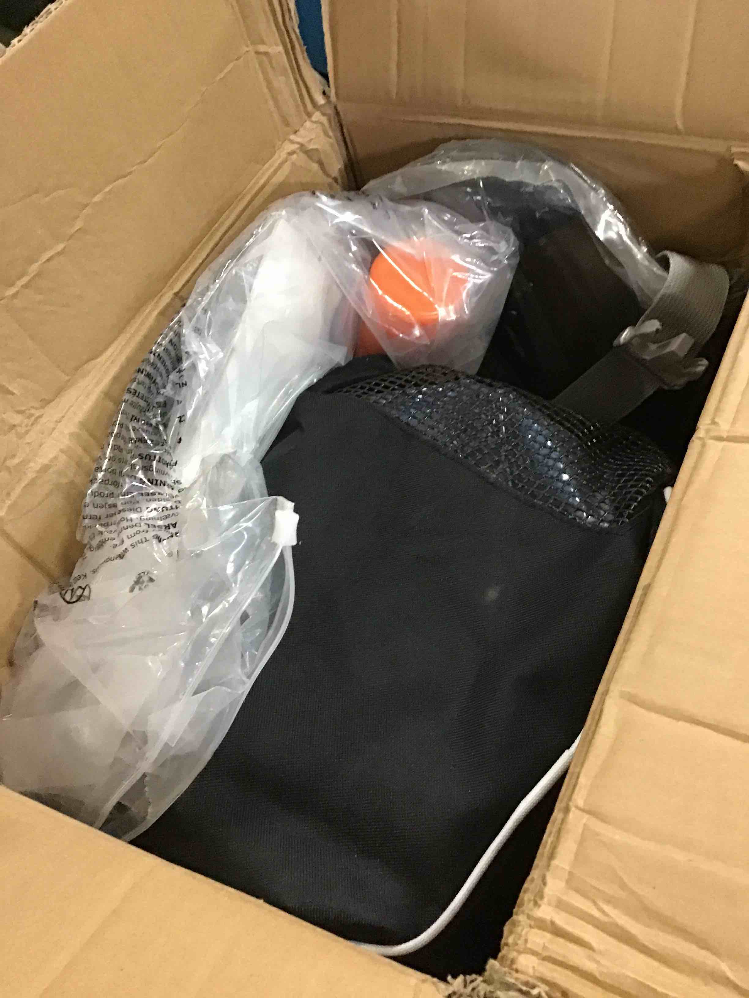 https://s3.amazonaws.com/lotting-images-prod/bidfta/BLU5305494_1690463187977.jpeg