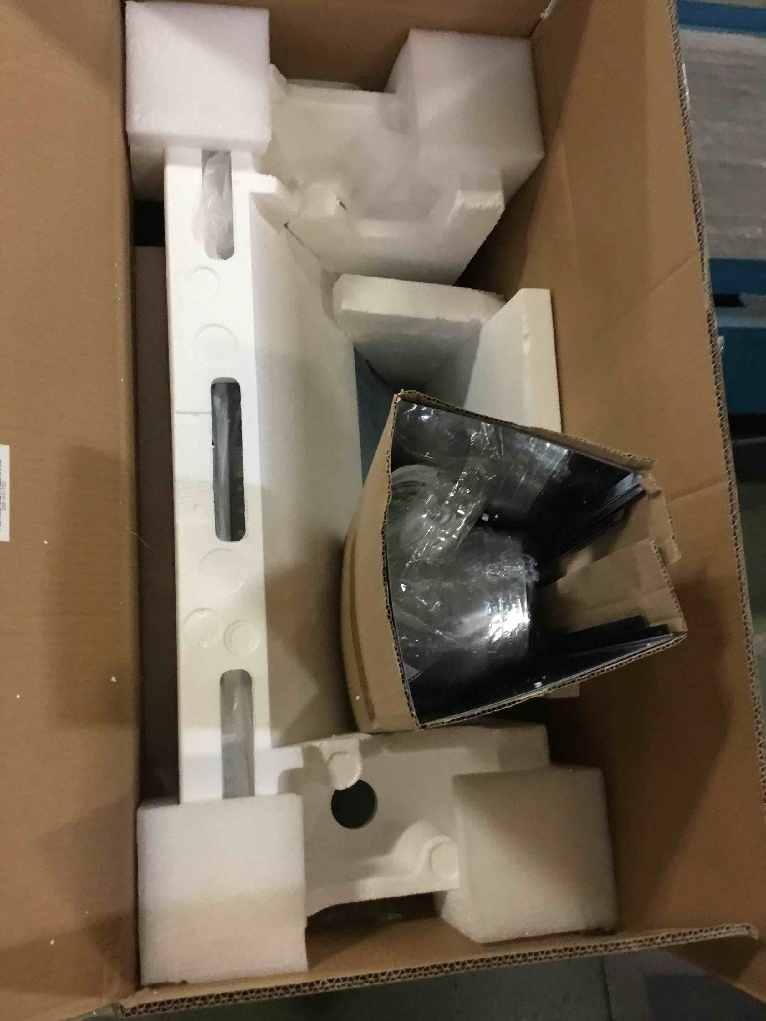 https://s3.amazonaws.com/lotting-images-prod/bidfta/BLU5305719_1690565783484.jpeg