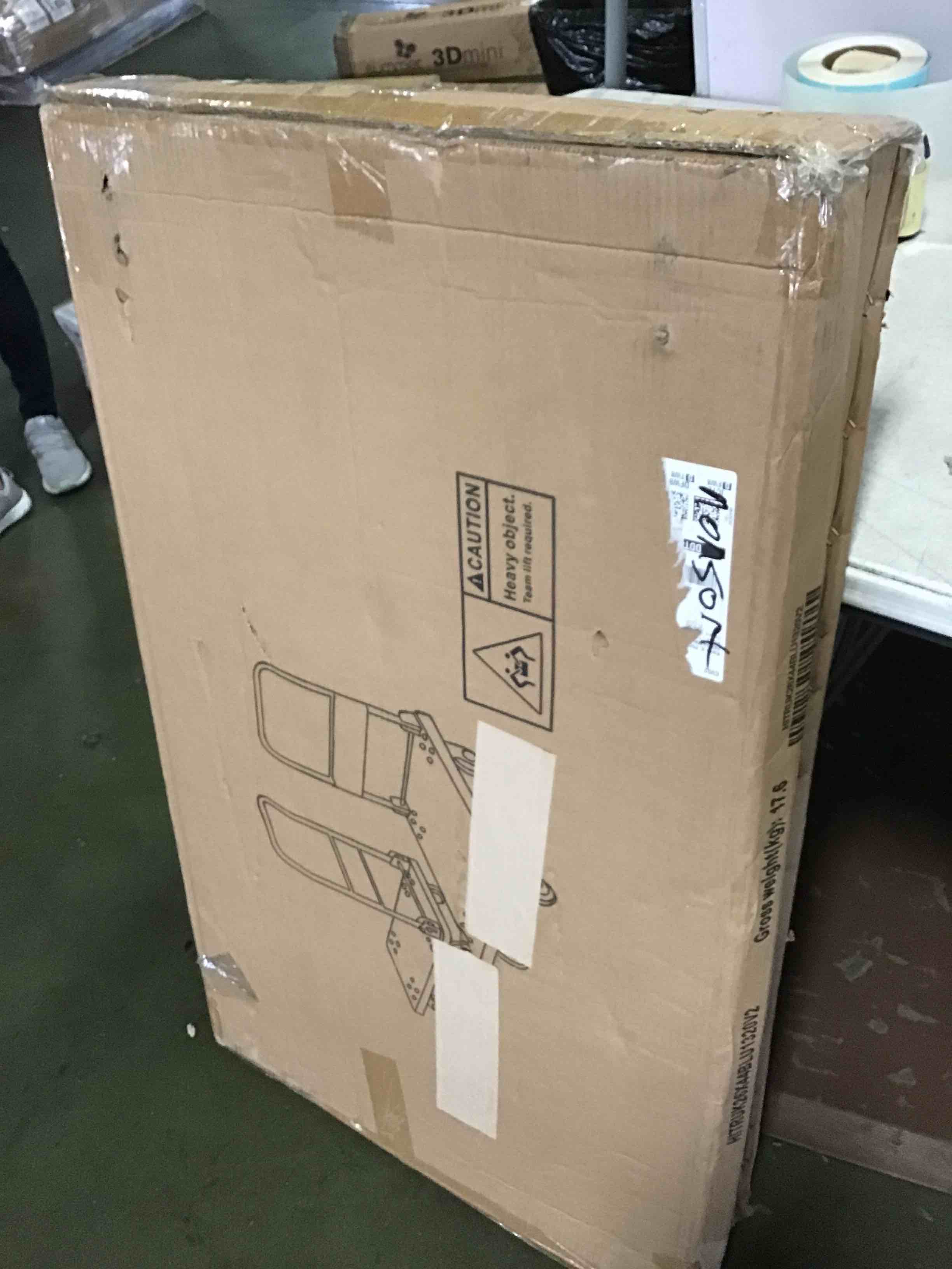 https://s3.amazonaws.com/lotting-images-prod/bidfta/BLU5309356_1689252902236.jpeg