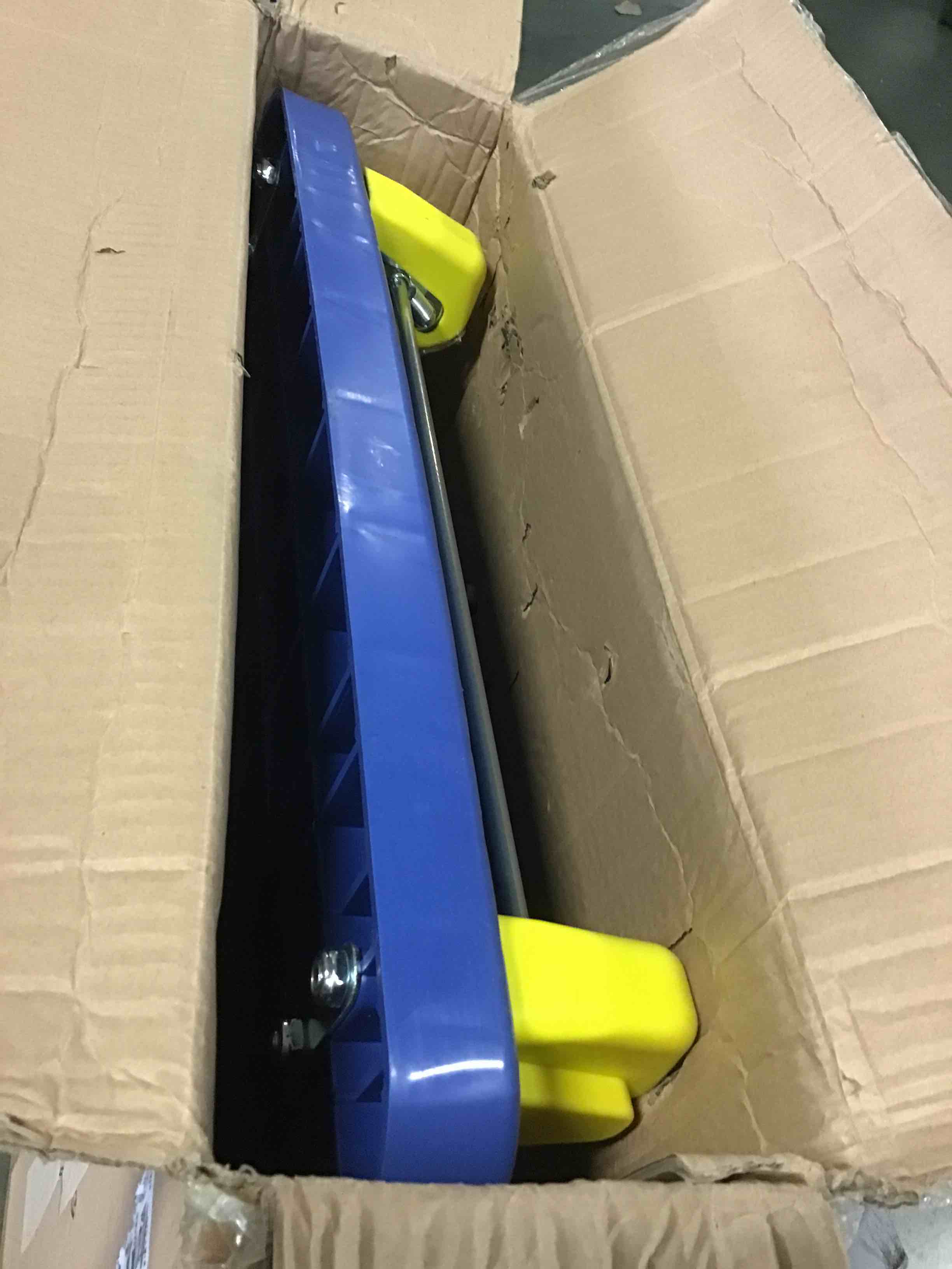 https://s3.amazonaws.com/lotting-images-prod/bidfta/BLU5309356_1689252922501.jpeg