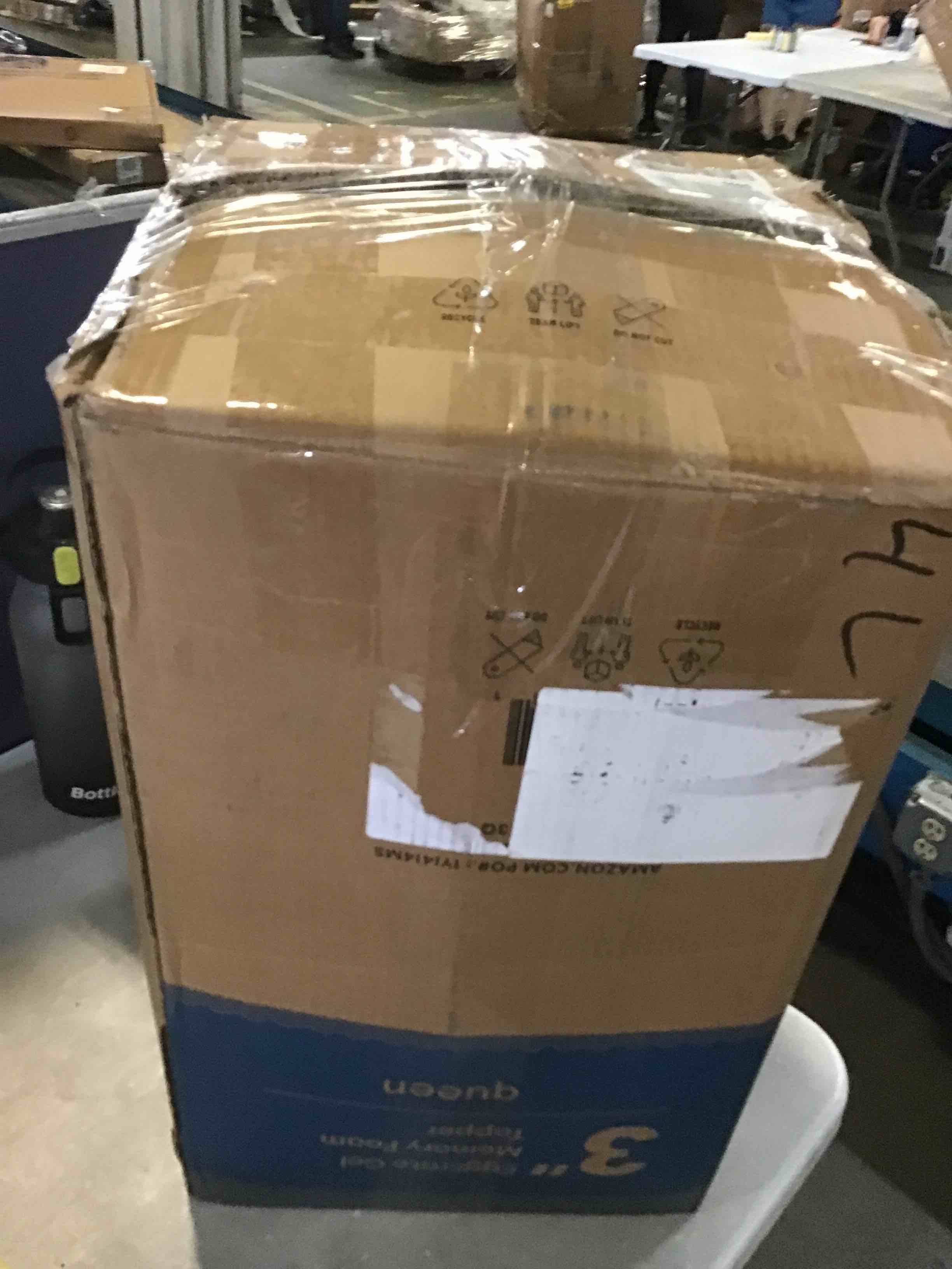 https://s3.amazonaws.com/lotting-images-prod/bidfta/BLU5309538_1689342691324.jpeg