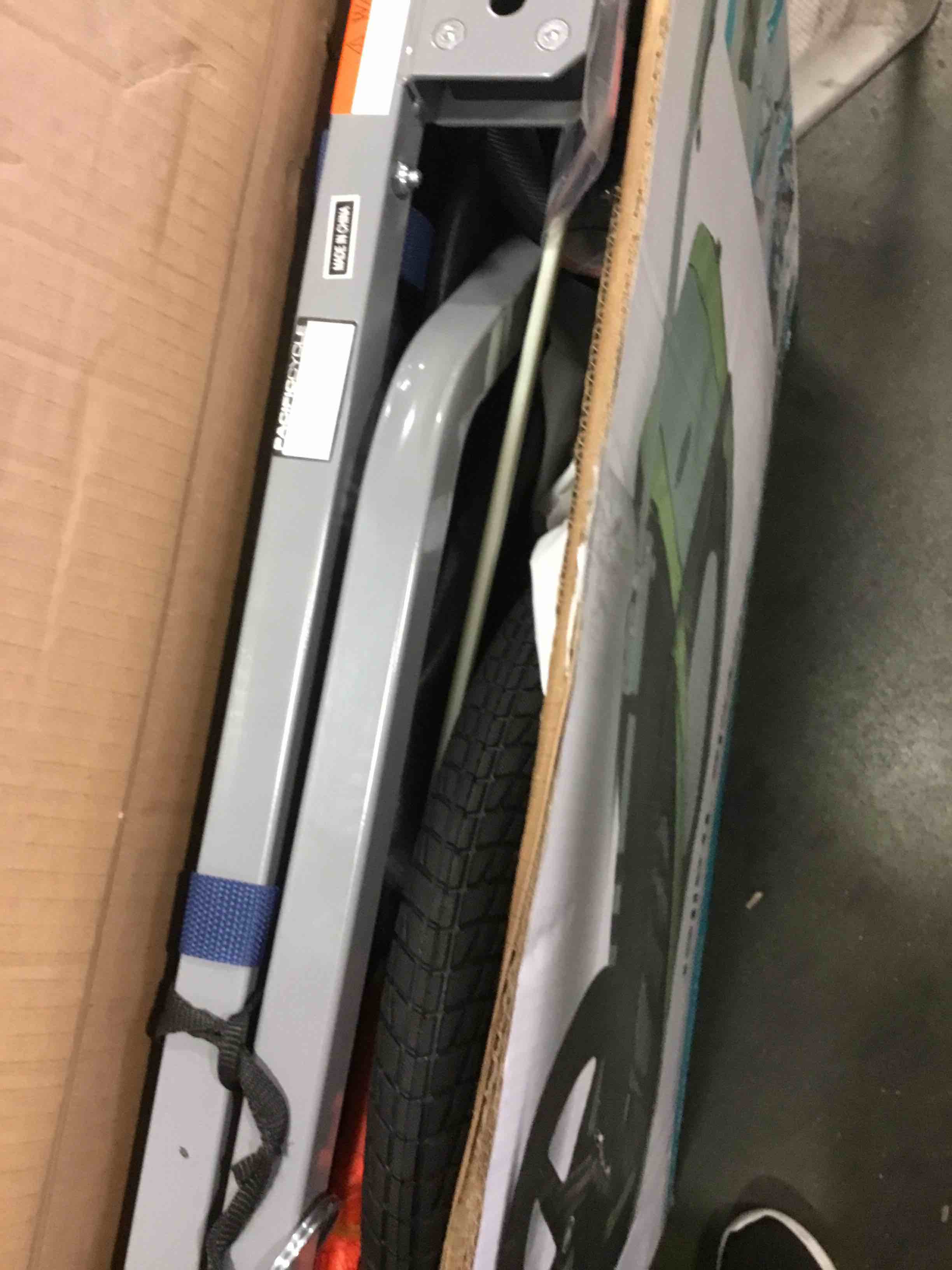 https://s3.amazonaws.com/lotting-images-prod/bidfta/BLU5311370_1689274099198.jpeg