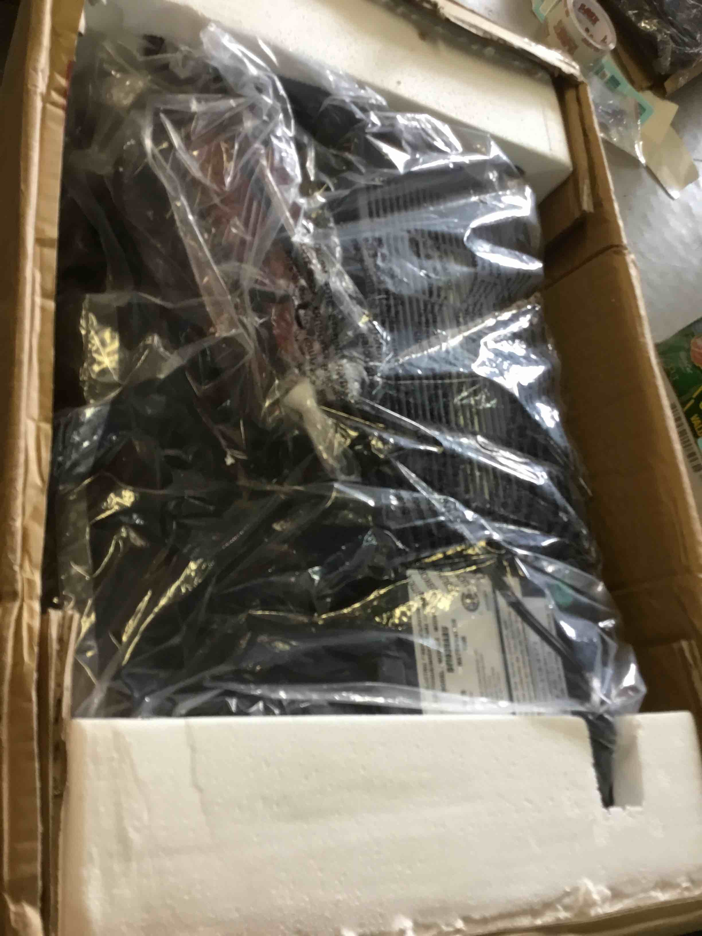 https://s3.amazonaws.com/lotting-images-prod/bidfta/BLU5316582_1689625087689.jpeg