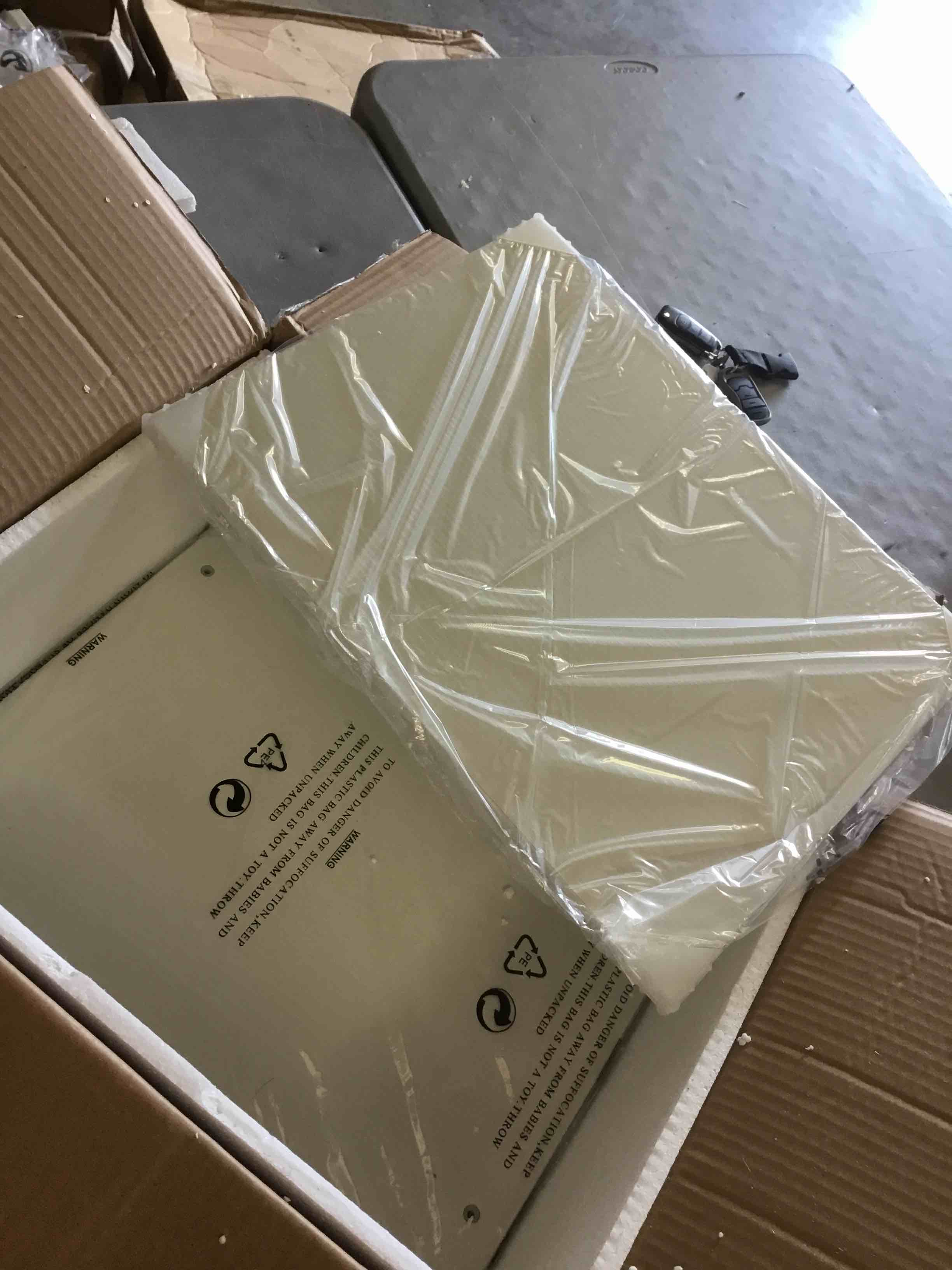 https://s3.amazonaws.com/lotting-images-prod/bidfta/BLU5317837_1697126902802.jpeg