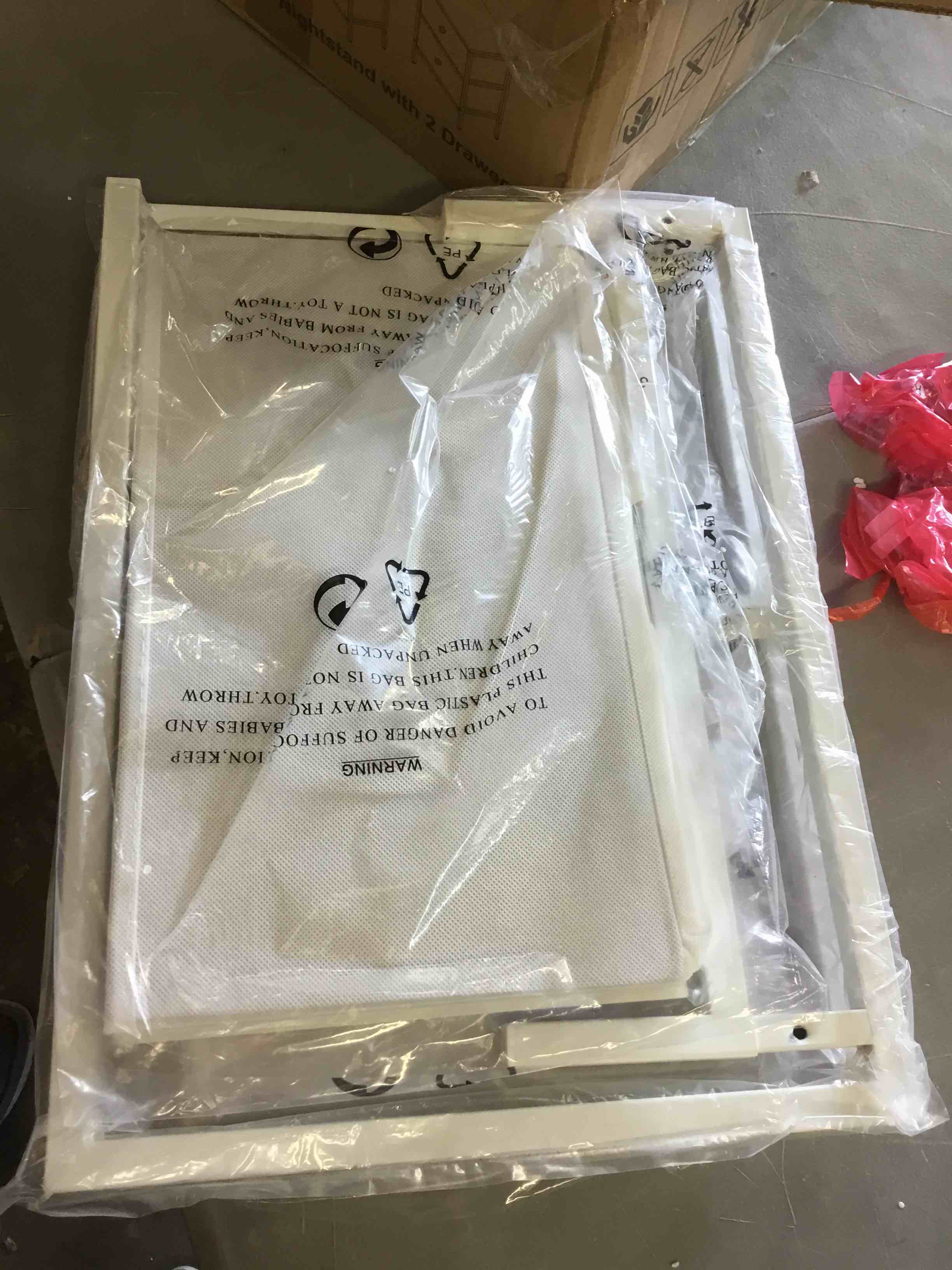 https://s3.amazonaws.com/lotting-images-prod/bidfta/BLU5317837_1697126949491.jpeg