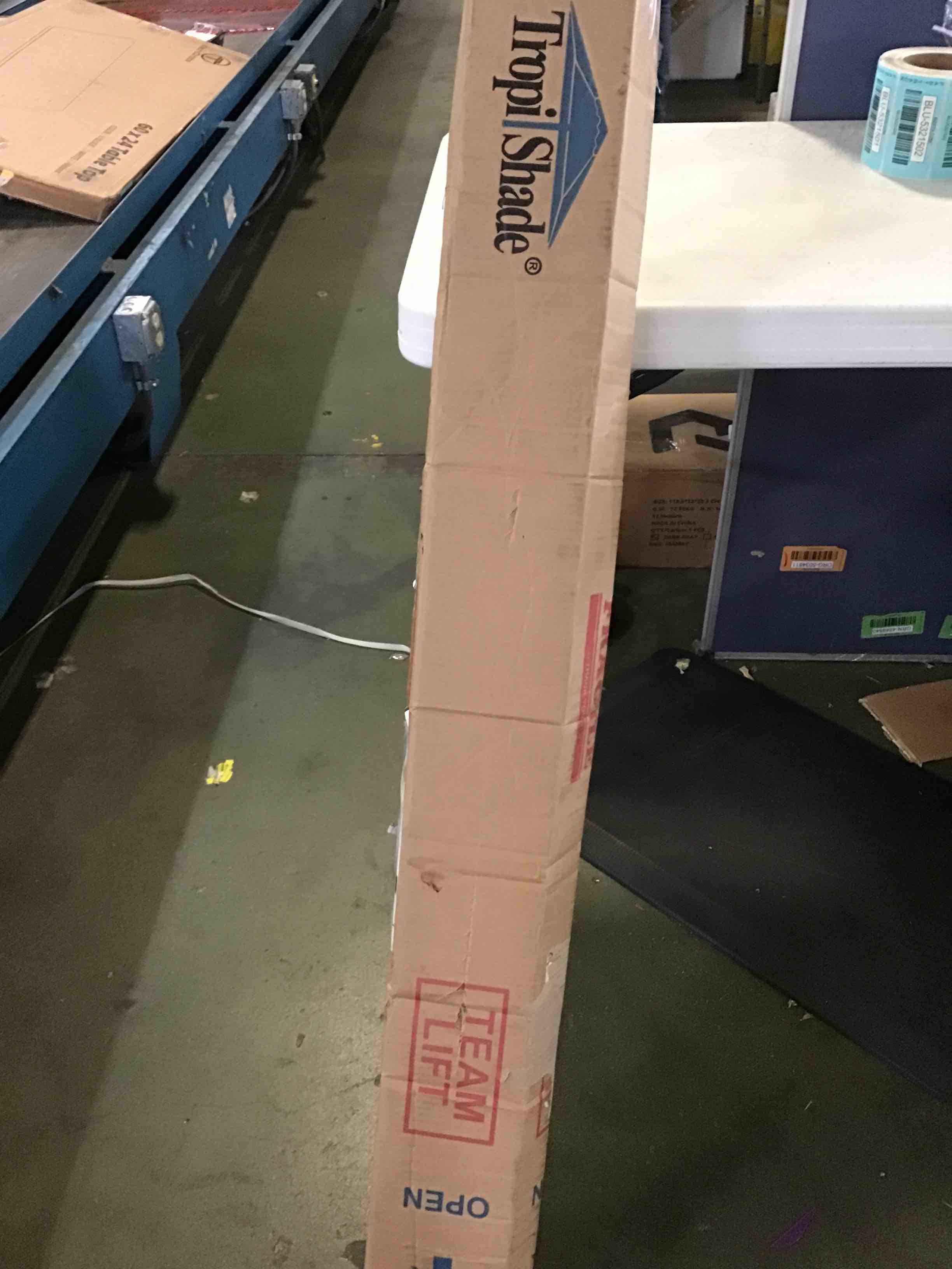 https://s3.amazonaws.com/lotting-images-prod/bidfta/BLU5321498_1690298187697.jpeg