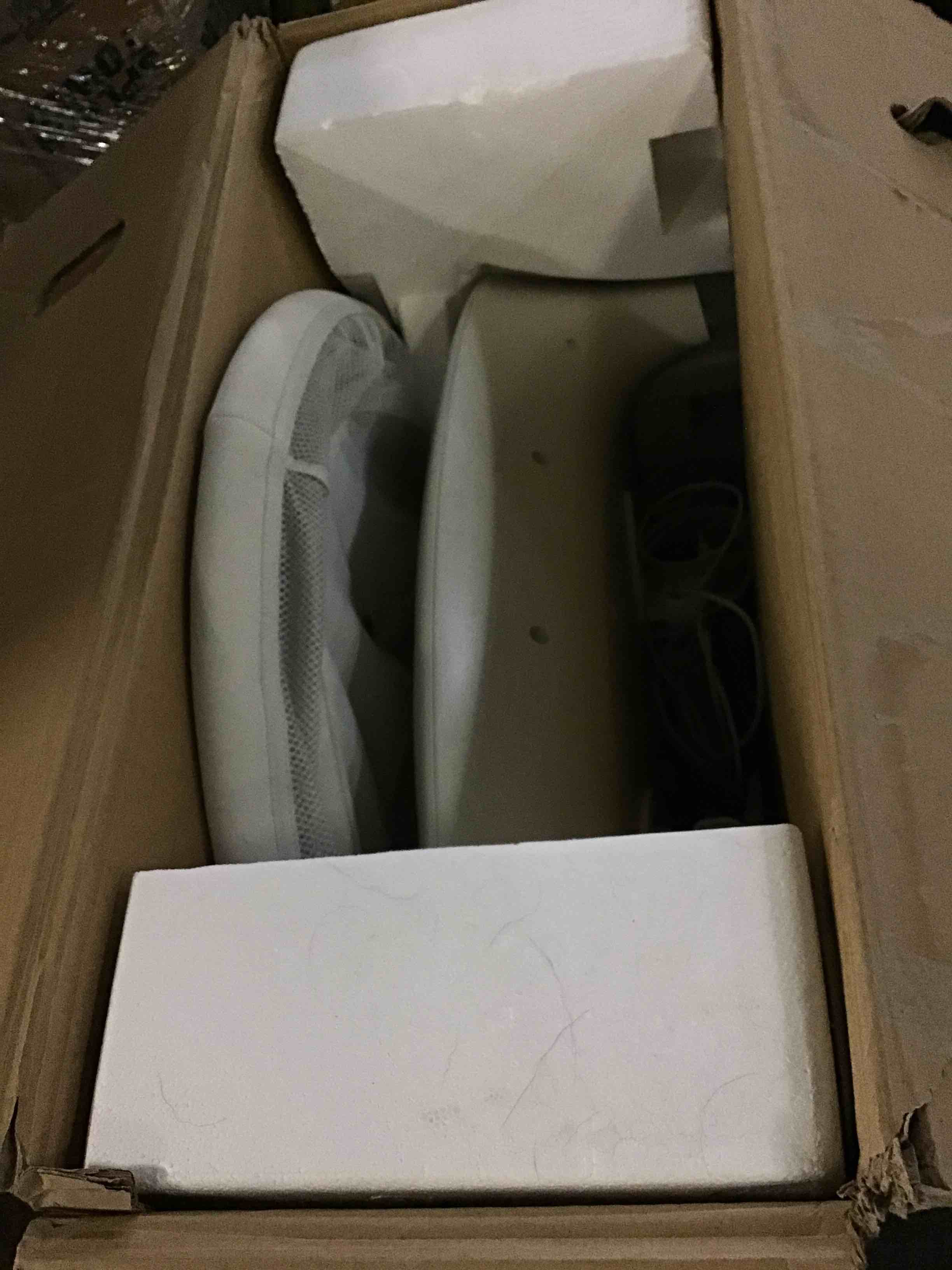 https://s3.amazonaws.com/lotting-images-prod/bidfta/BLU5321773_1690465097256.jpeg