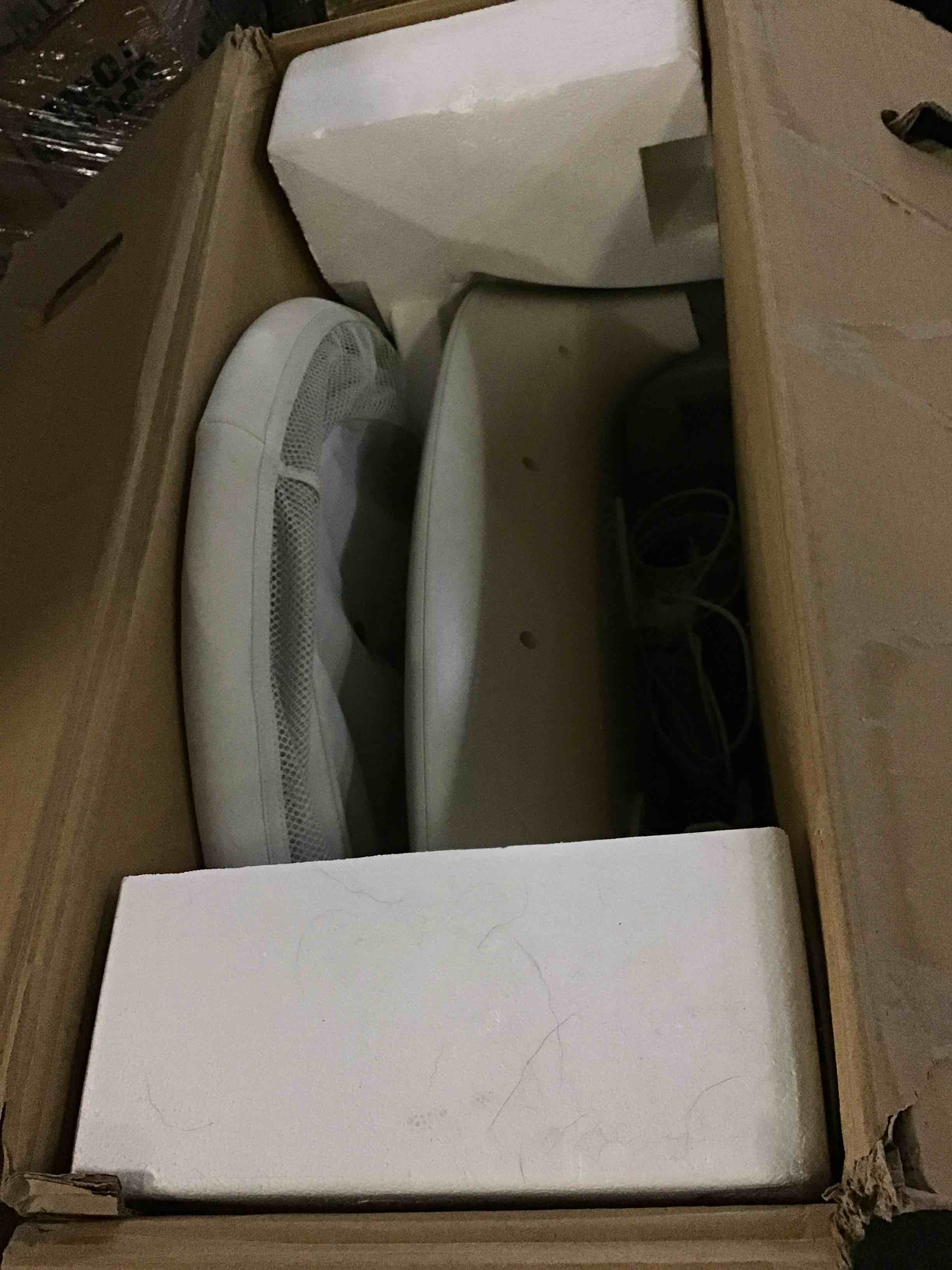 https://s3.amazonaws.com/lotting-images-prod/bidfta/BLU5321773_1690465098664.jpeg