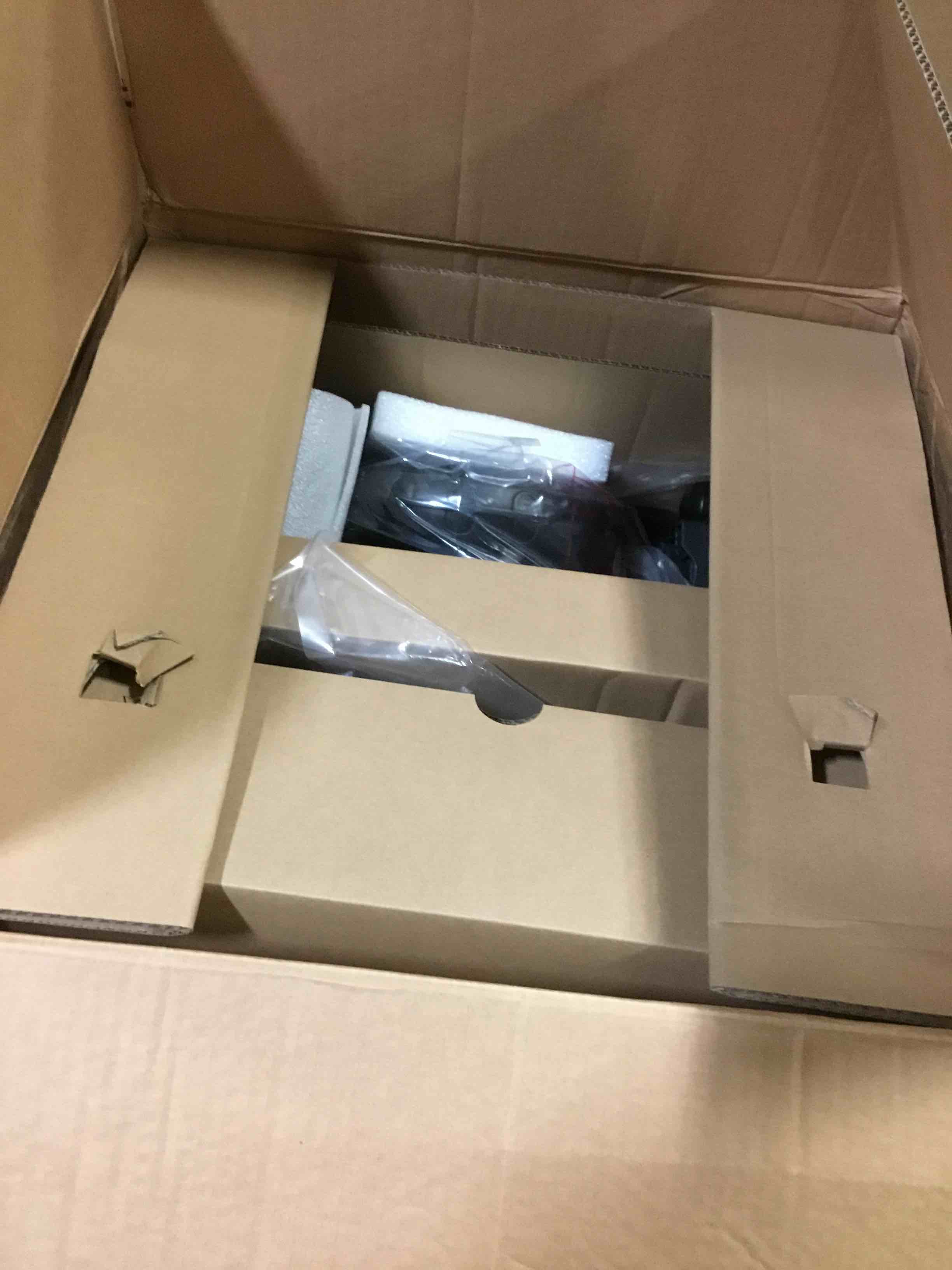 https://s3.amazonaws.com/lotting-images-prod/bidfta/BLU5321915_1690543168186.jpeg