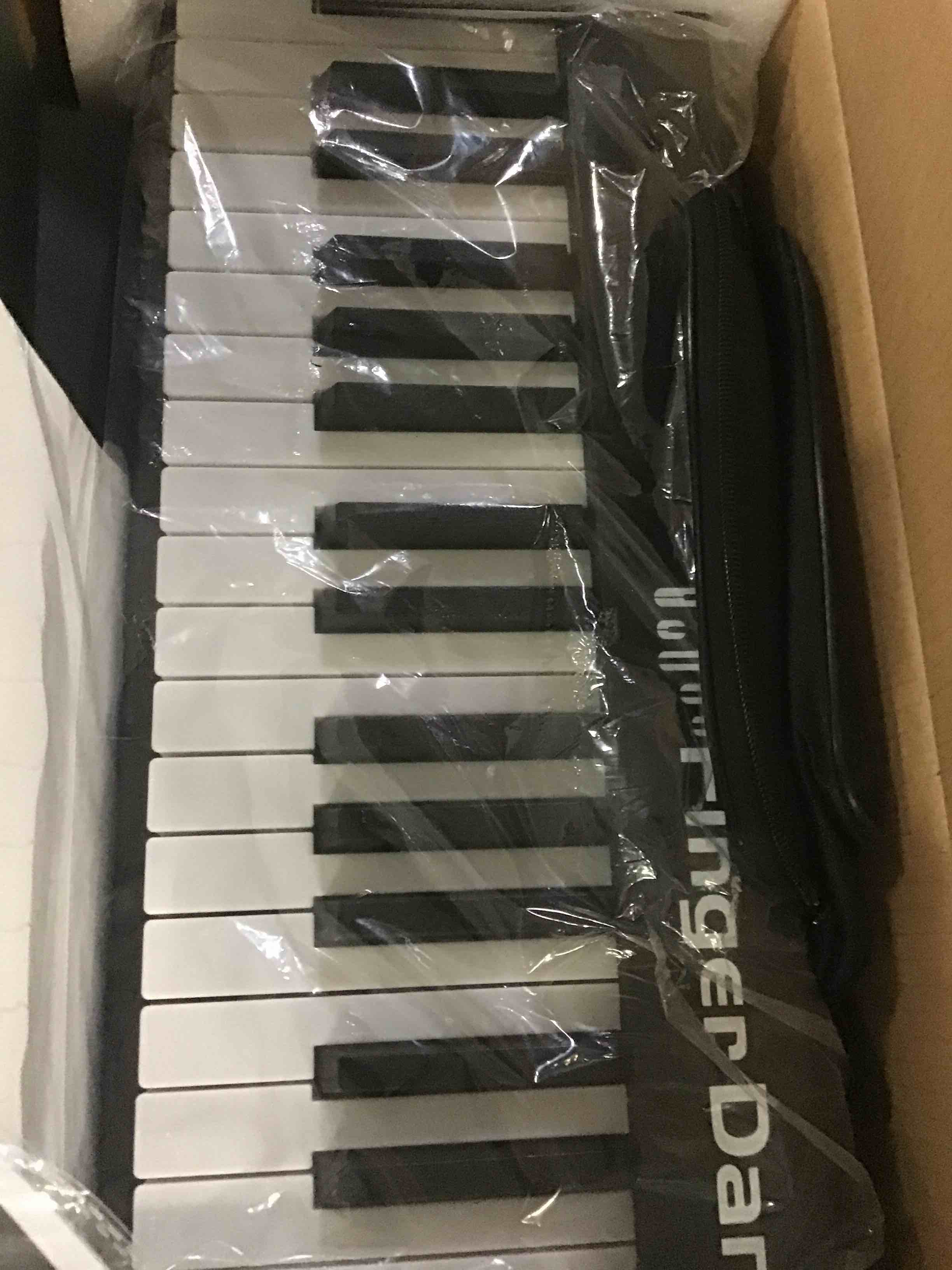 https://s3.amazonaws.com/lotting-images-prod/bidfta/BLU5324534_1692125978848.jpeg