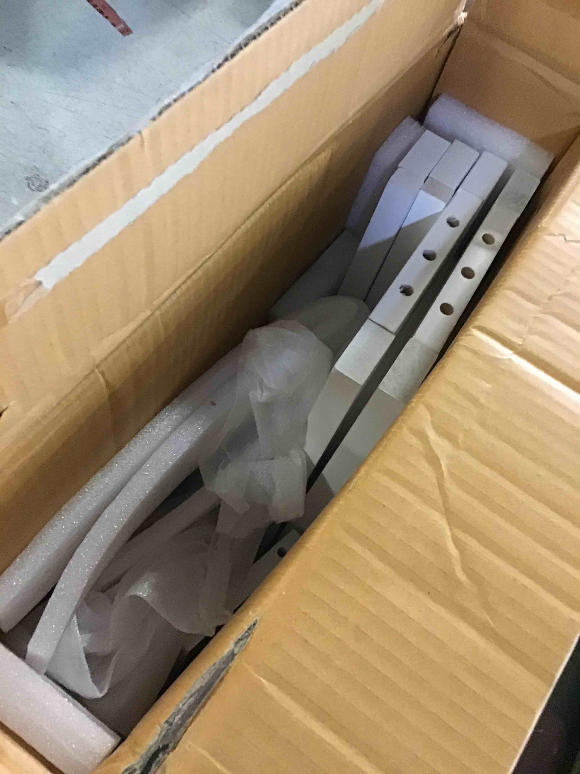 https://s3.amazonaws.com/lotting-images-prod/bidfta/BLU5325188_1692389472952.jpeg