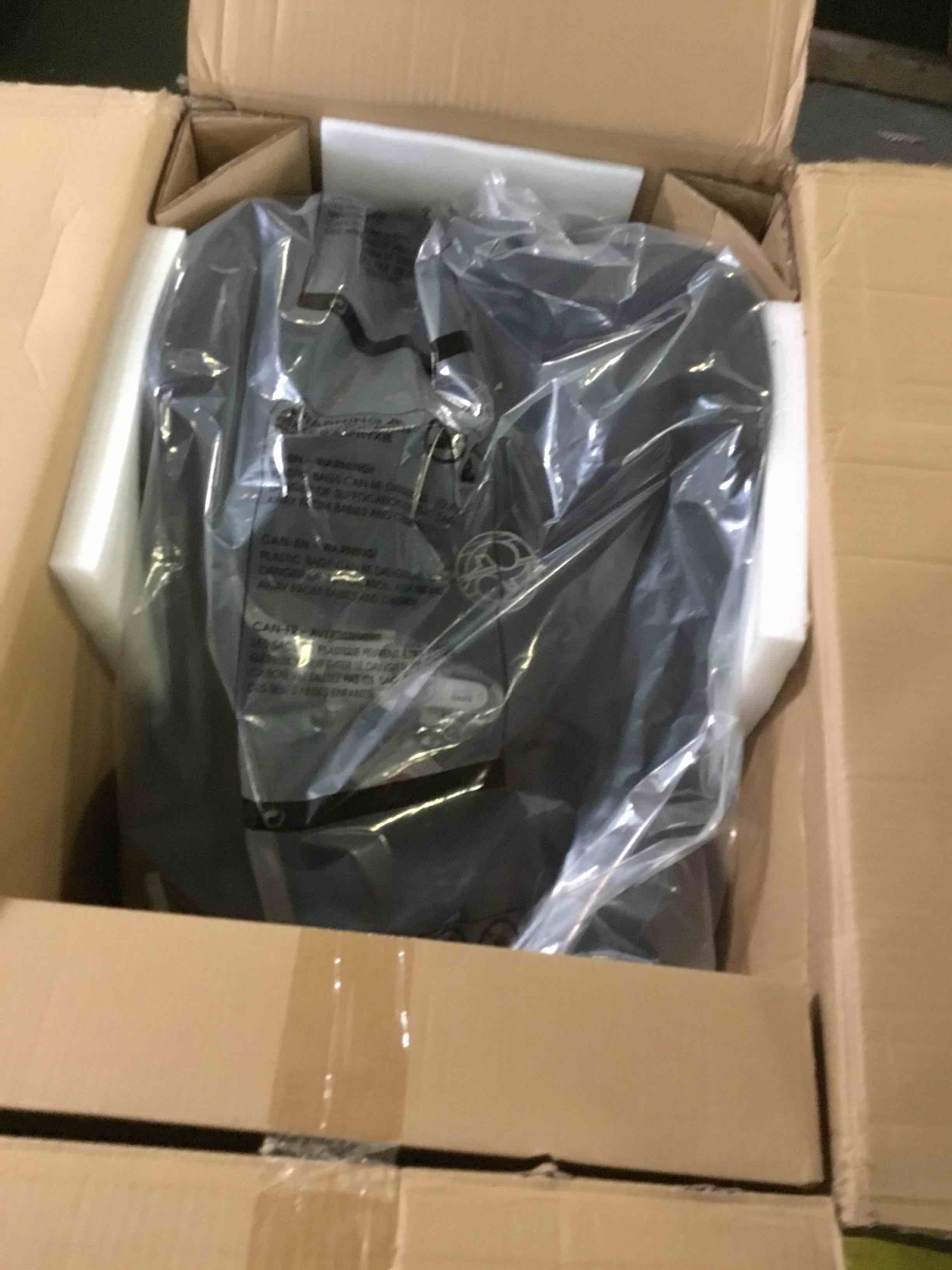 https://s3.amazonaws.com/lotting-images-prod/bidfta/BLU5325365_1692640900937.jpeg