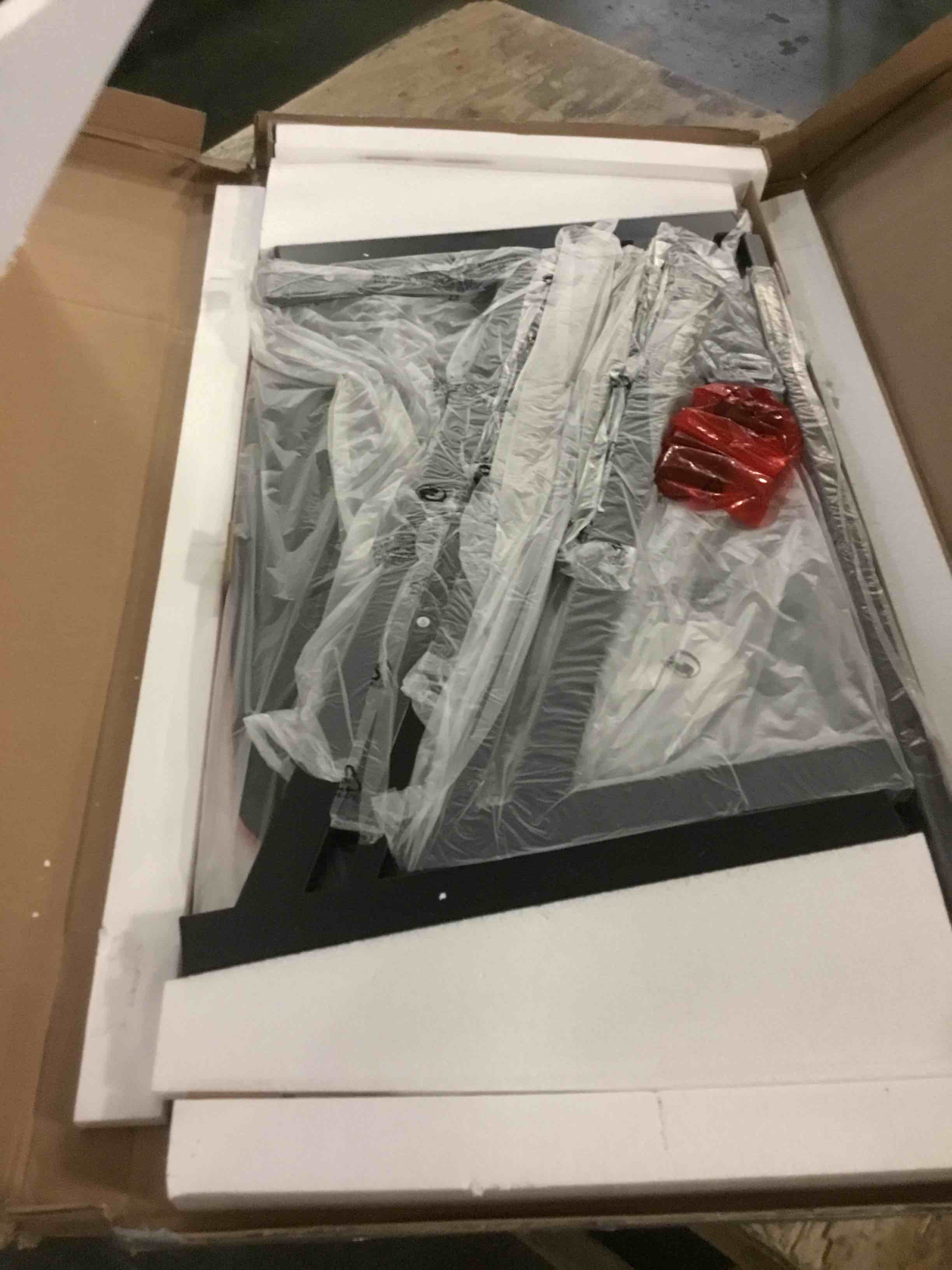 https://s3.amazonaws.com/lotting-images-prod/bidfta/BLU5325413_1692702848613.jpeg