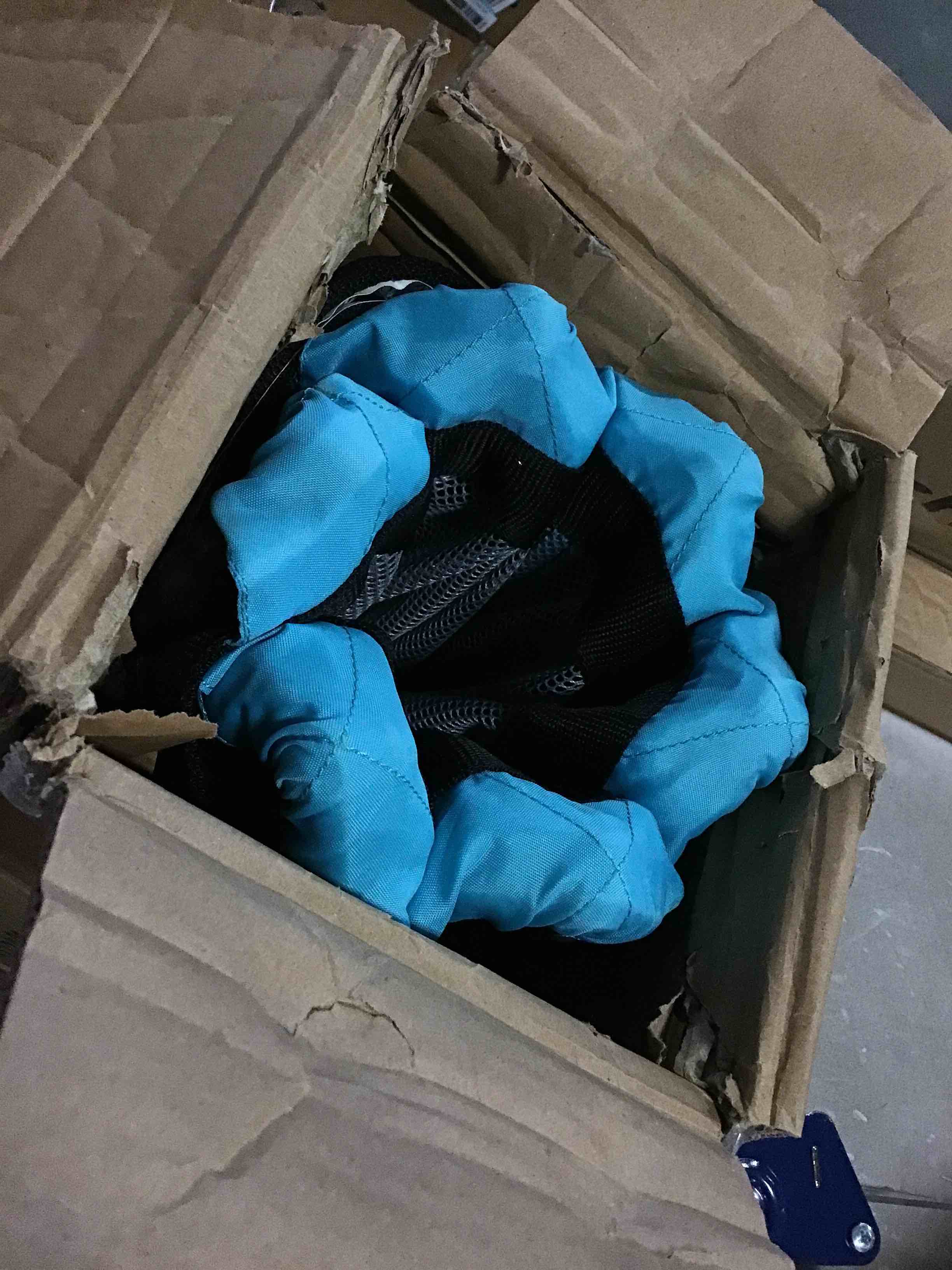 https://s3.amazonaws.com/lotting-images-prod/bidfta/BLU5327166_1691667143030.jpeg