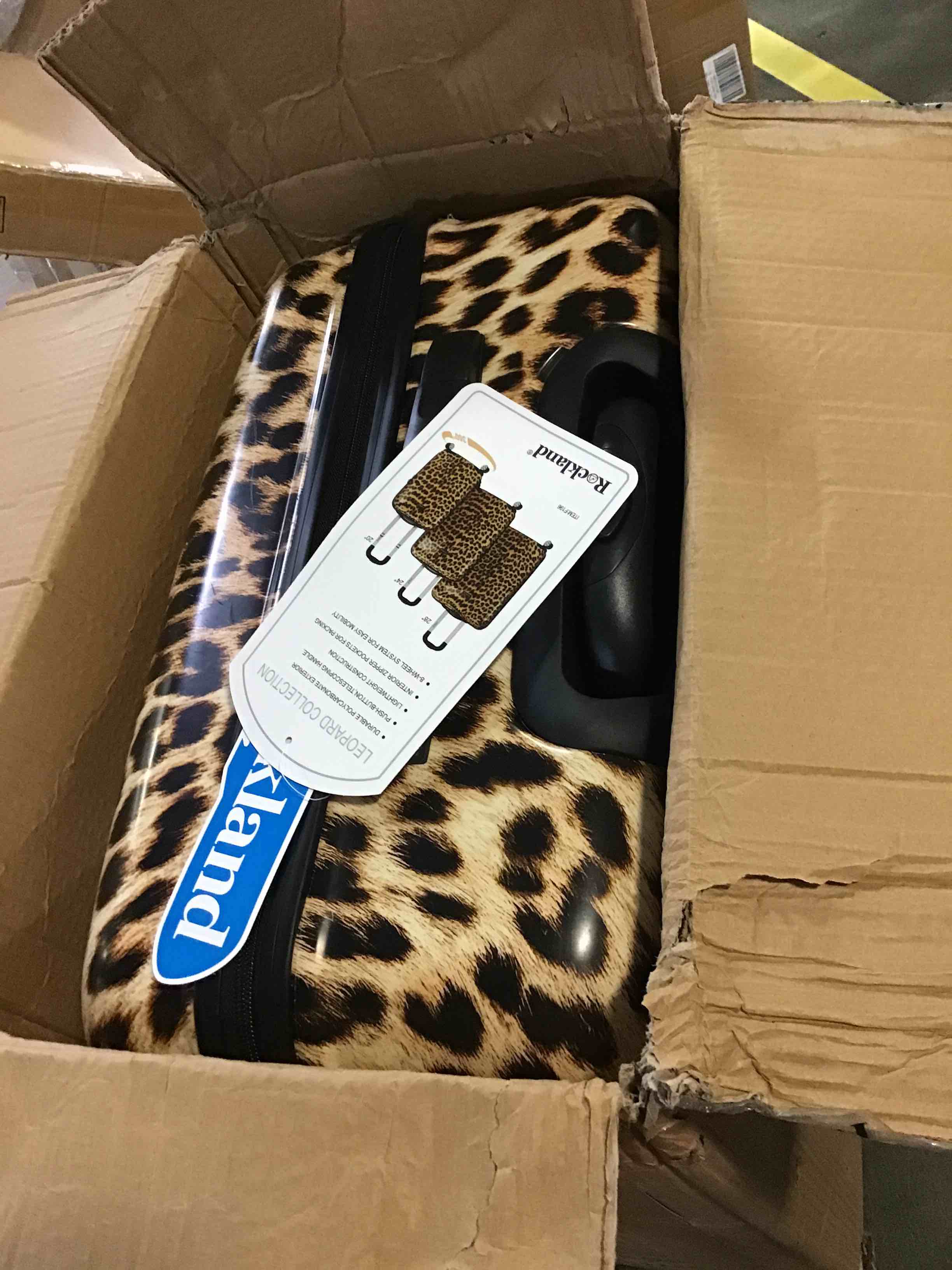 https://s3.amazonaws.com/lotting-images-prod/bidfta/BLU5327230_1691677169689.jpeg