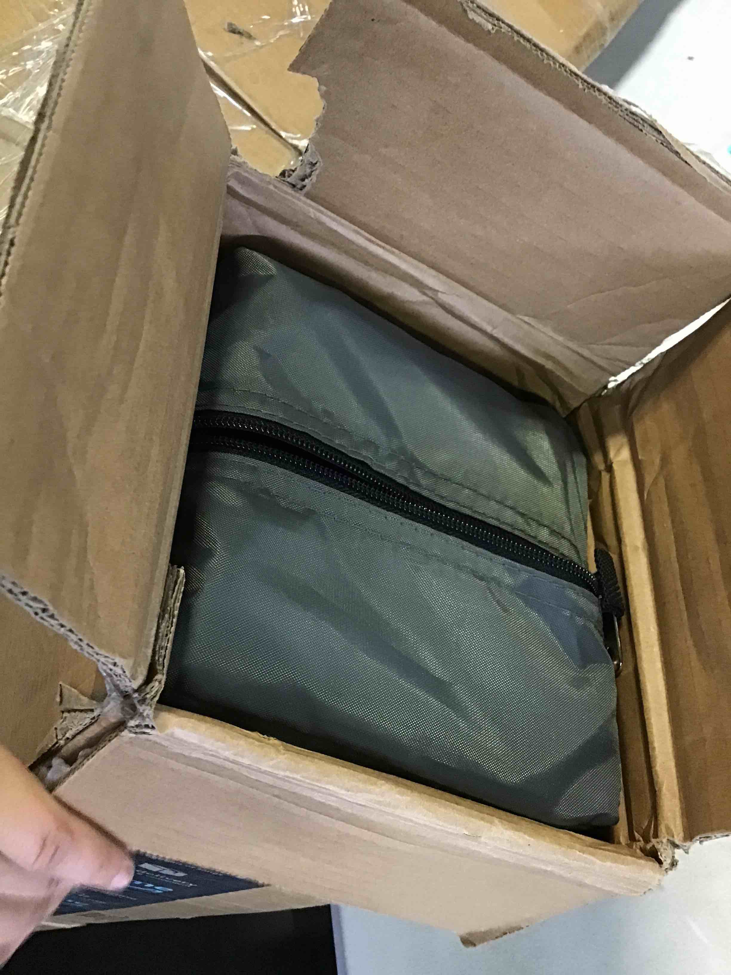 https://s3.amazonaws.com/lotting-images-prod/bidfta/BLU5327431_1691766500150.jpeg