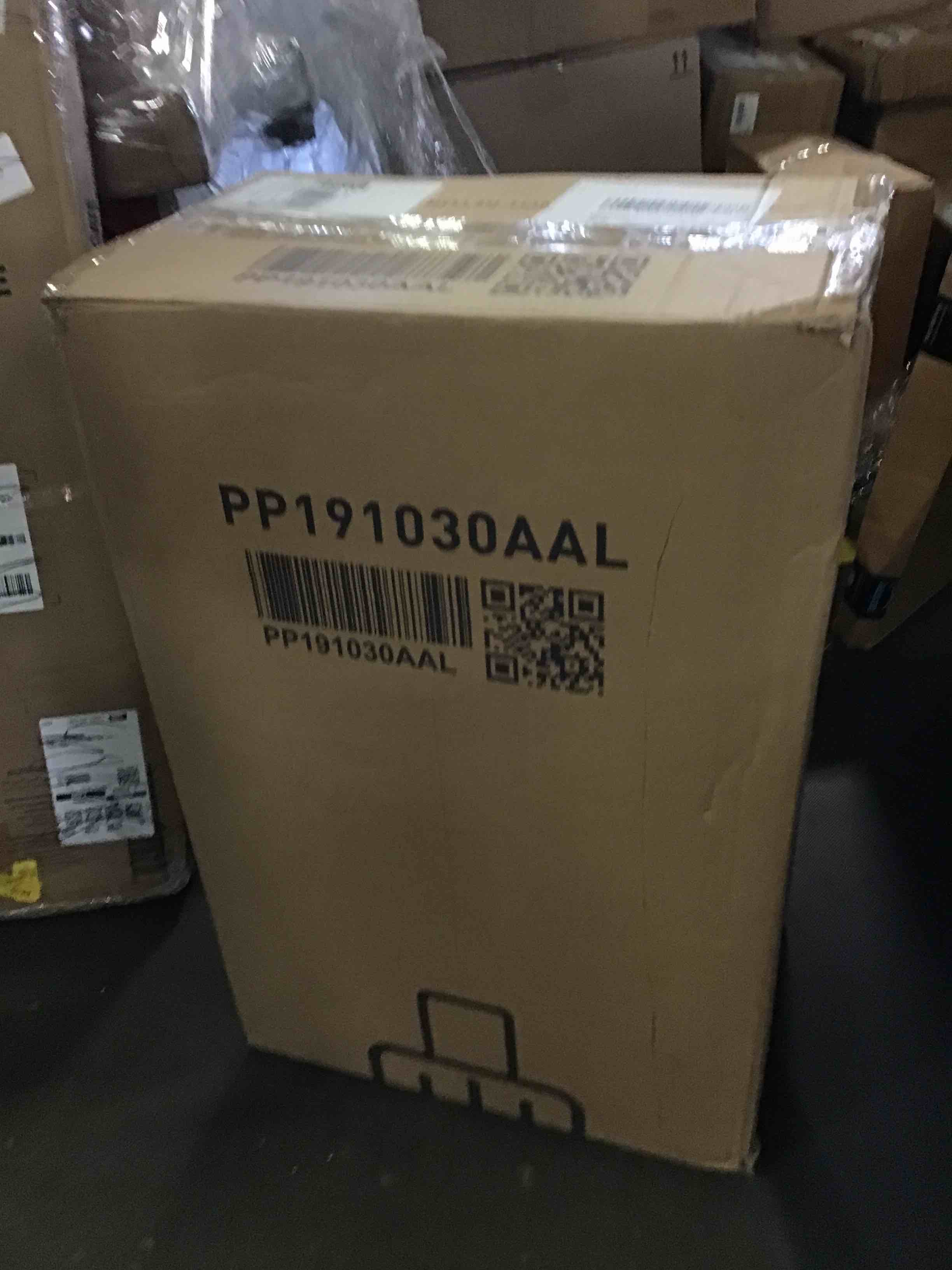 https://s3.amazonaws.com/lotting-images-prod/bidfta/BLU5327877_1692101653640.jpeg