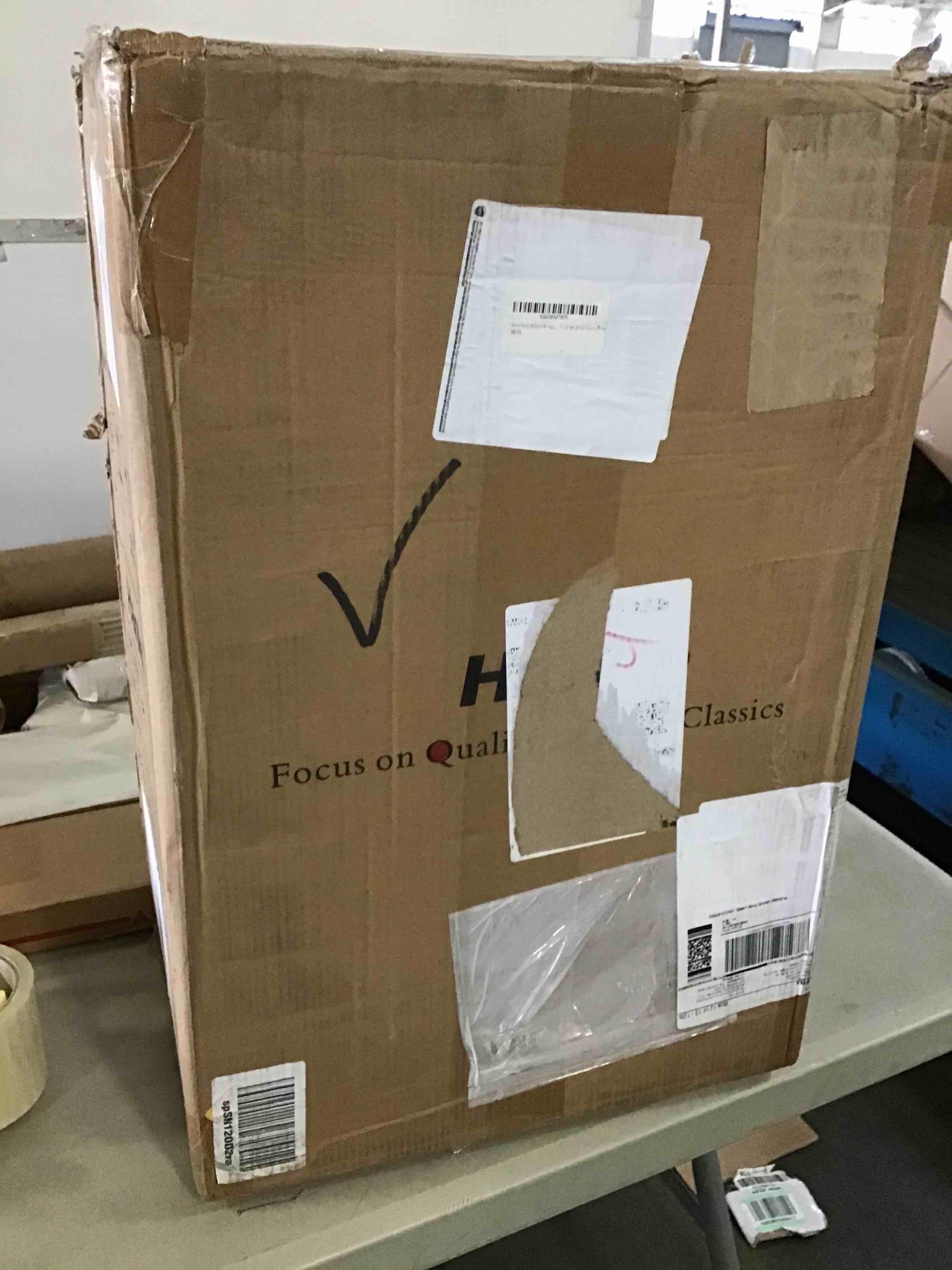 https://s3.amazonaws.com/lotting-images-prod/bidfta/BLU5327993_1692123807724.jpeg