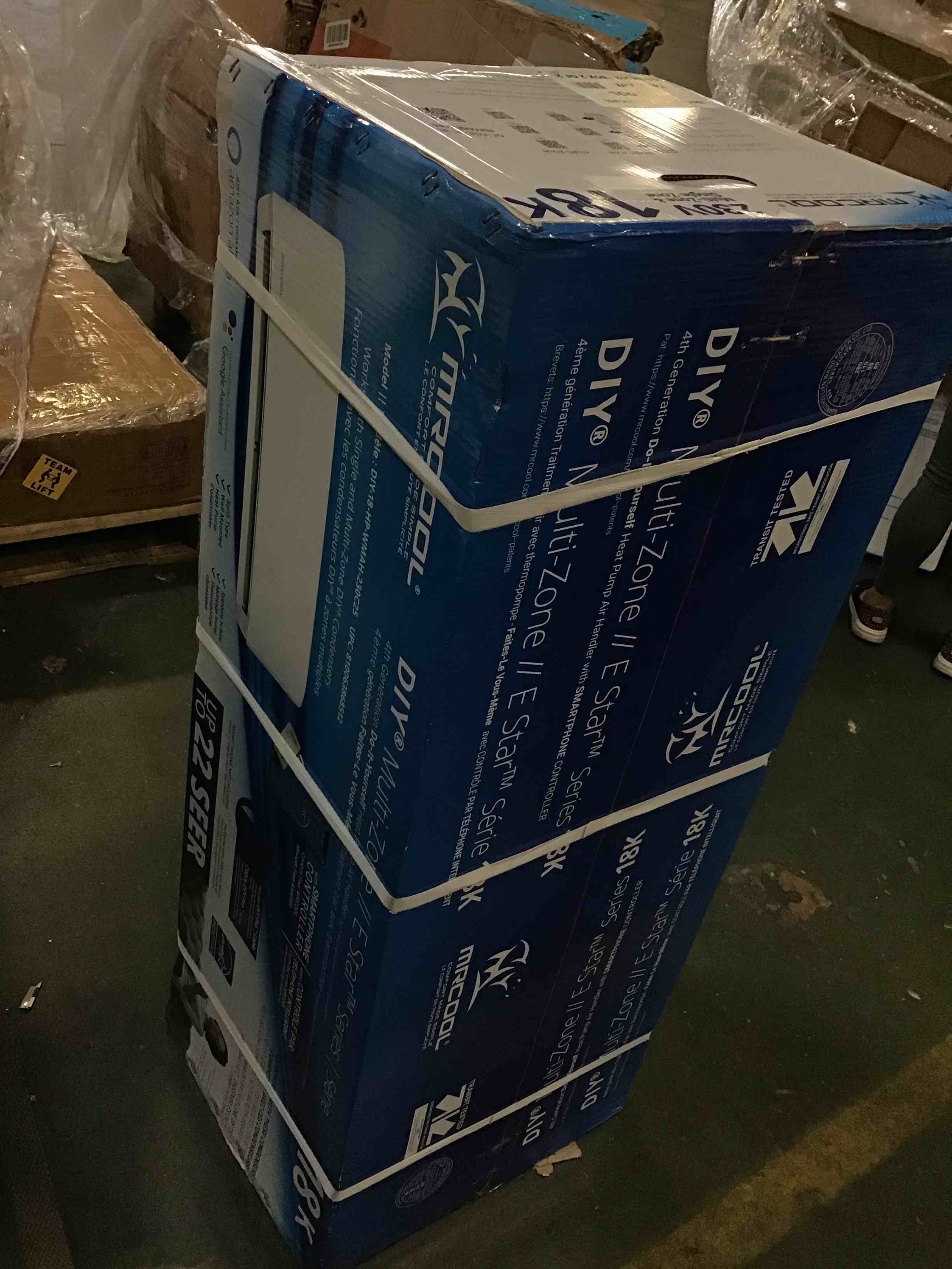 https://s3.amazonaws.com/lotting-images-prod/bidfta/BLU5328300_1692274122905.jpeg
